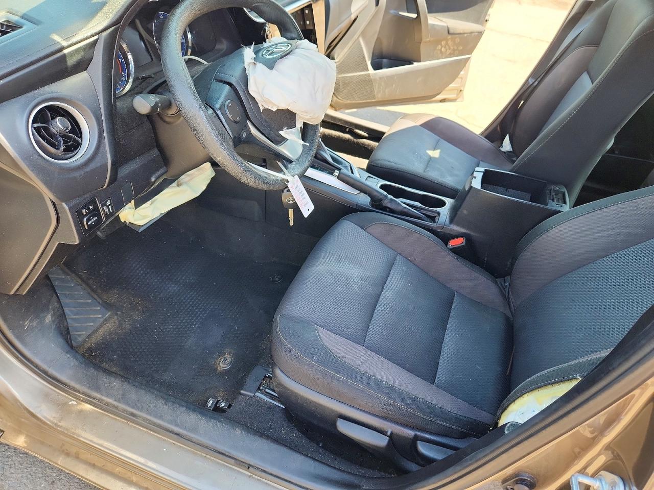 2017 Toyota Corolla Le Tan vin: 2T1BURHE9HC894552