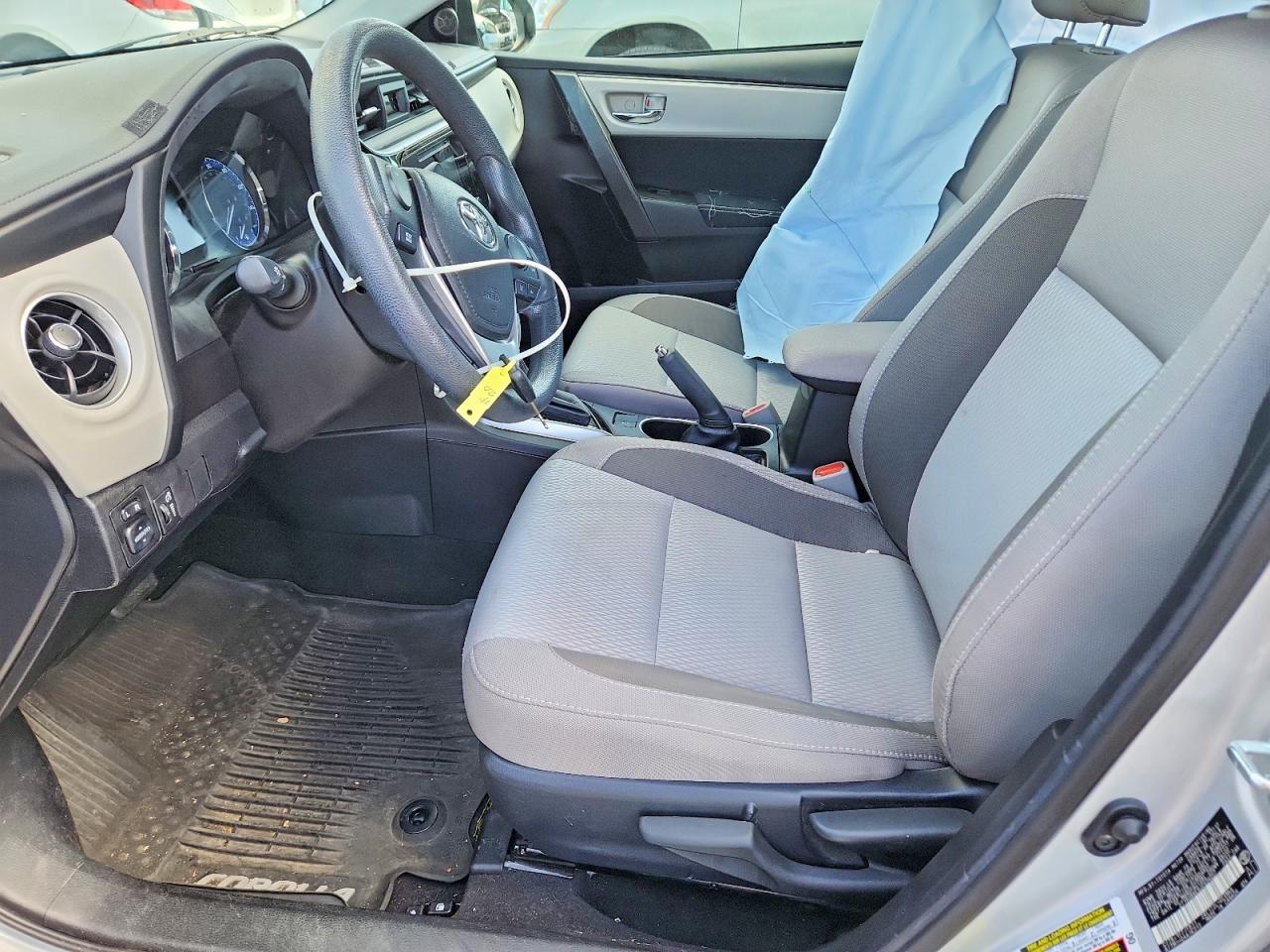 2018 Toyota Corolla Le Silver vin: 2T1BURHE9JC034057