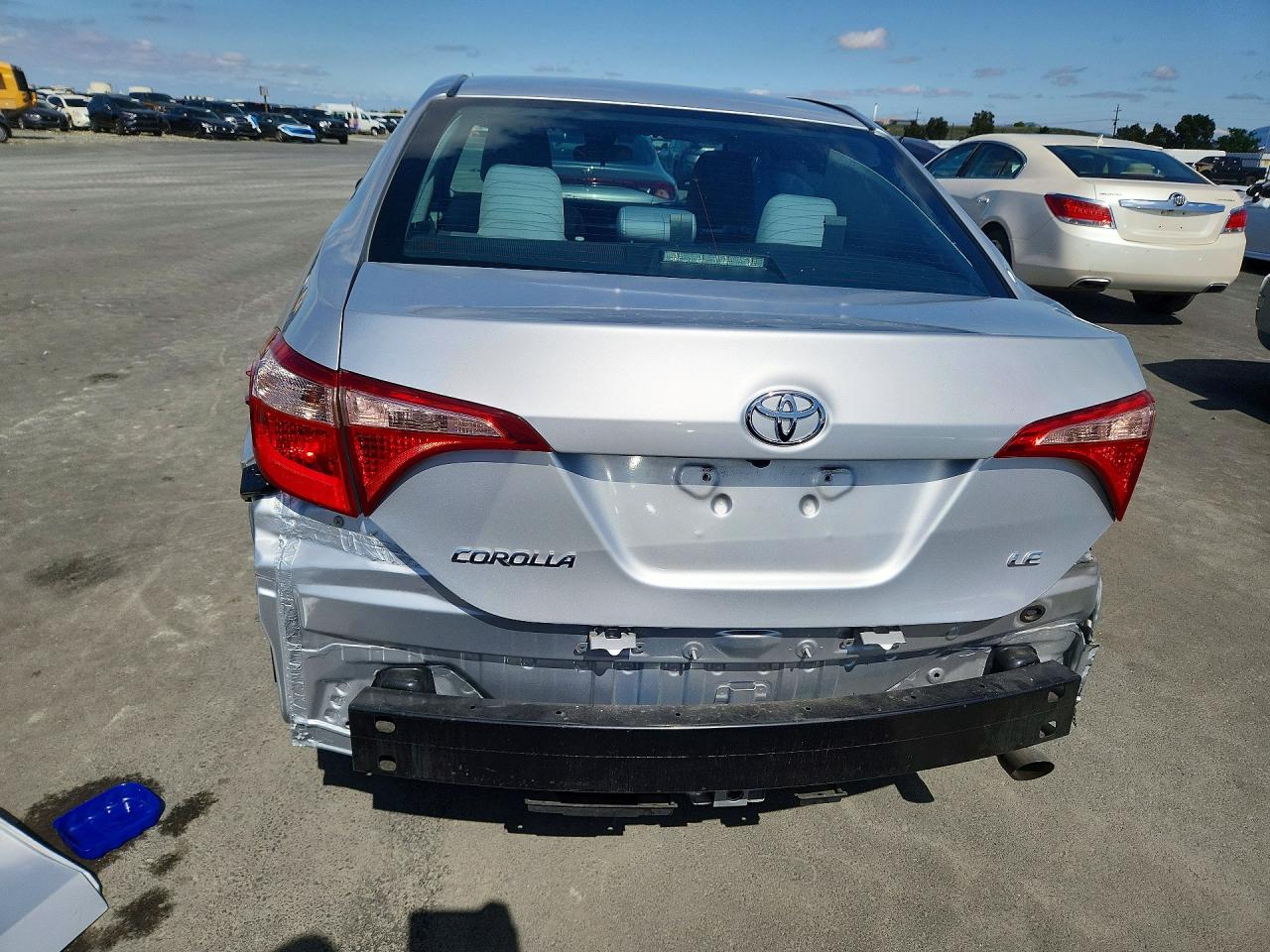 2018 Toyota Corolla Le Silver vin: 2T1BURHE9JC034057