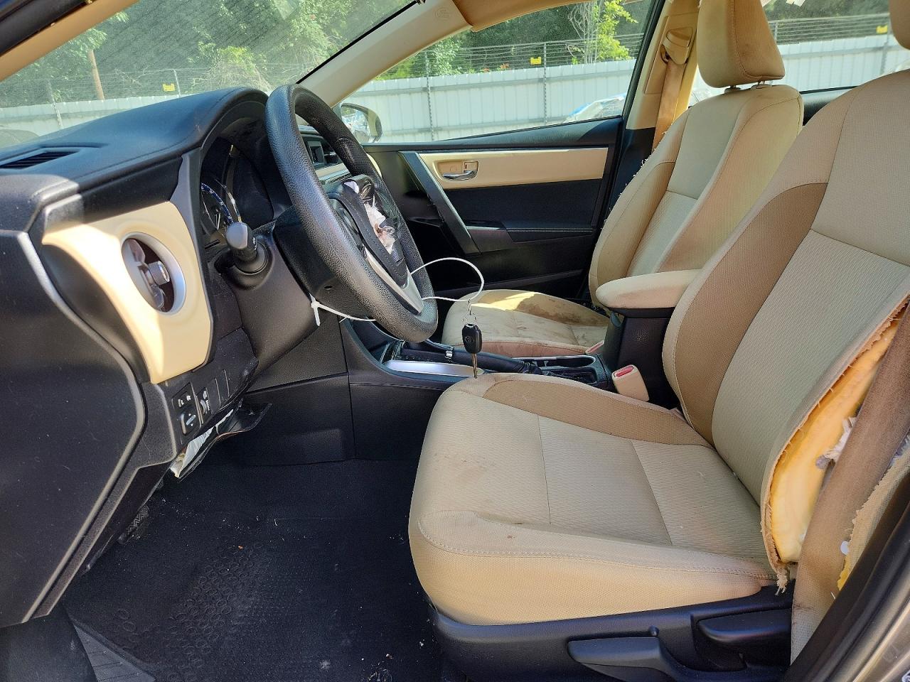 2018 Toyota Corolla Le Gray vin: 2T1BURHE9JC090631