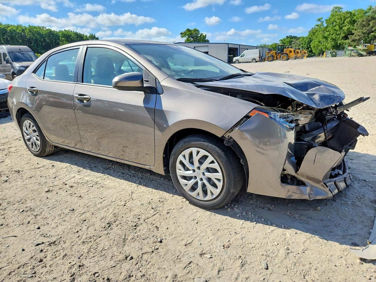 2018 Toyota Corolla Le Gray vin: 2T1BURHE9JC090631