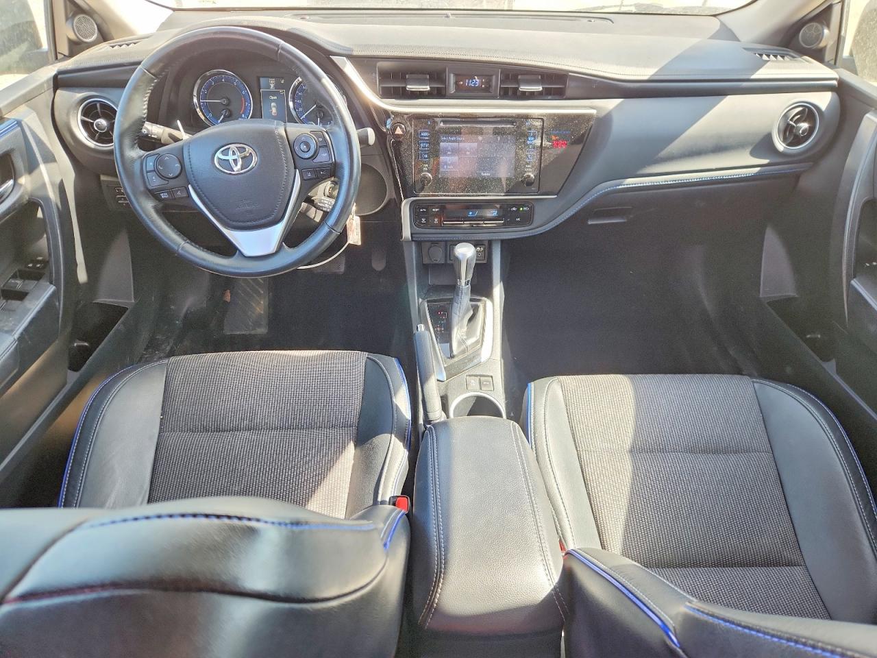 2018 Toyota Corolla L White vin: 2T1BURHE9JC972513