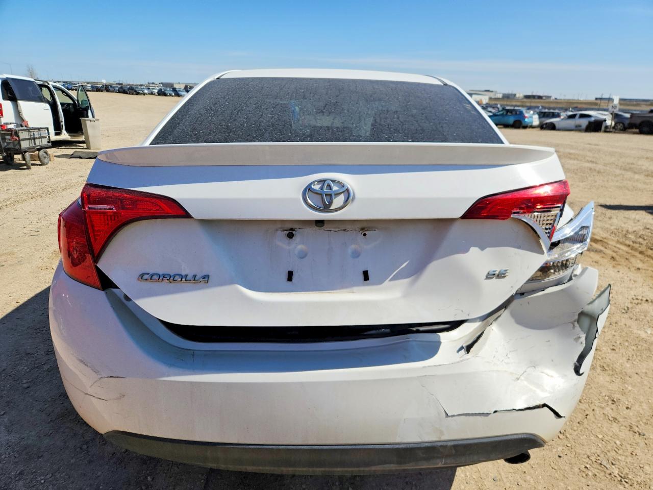2018 Toyota Corolla L White vin: 2T1BURHE9JC972513