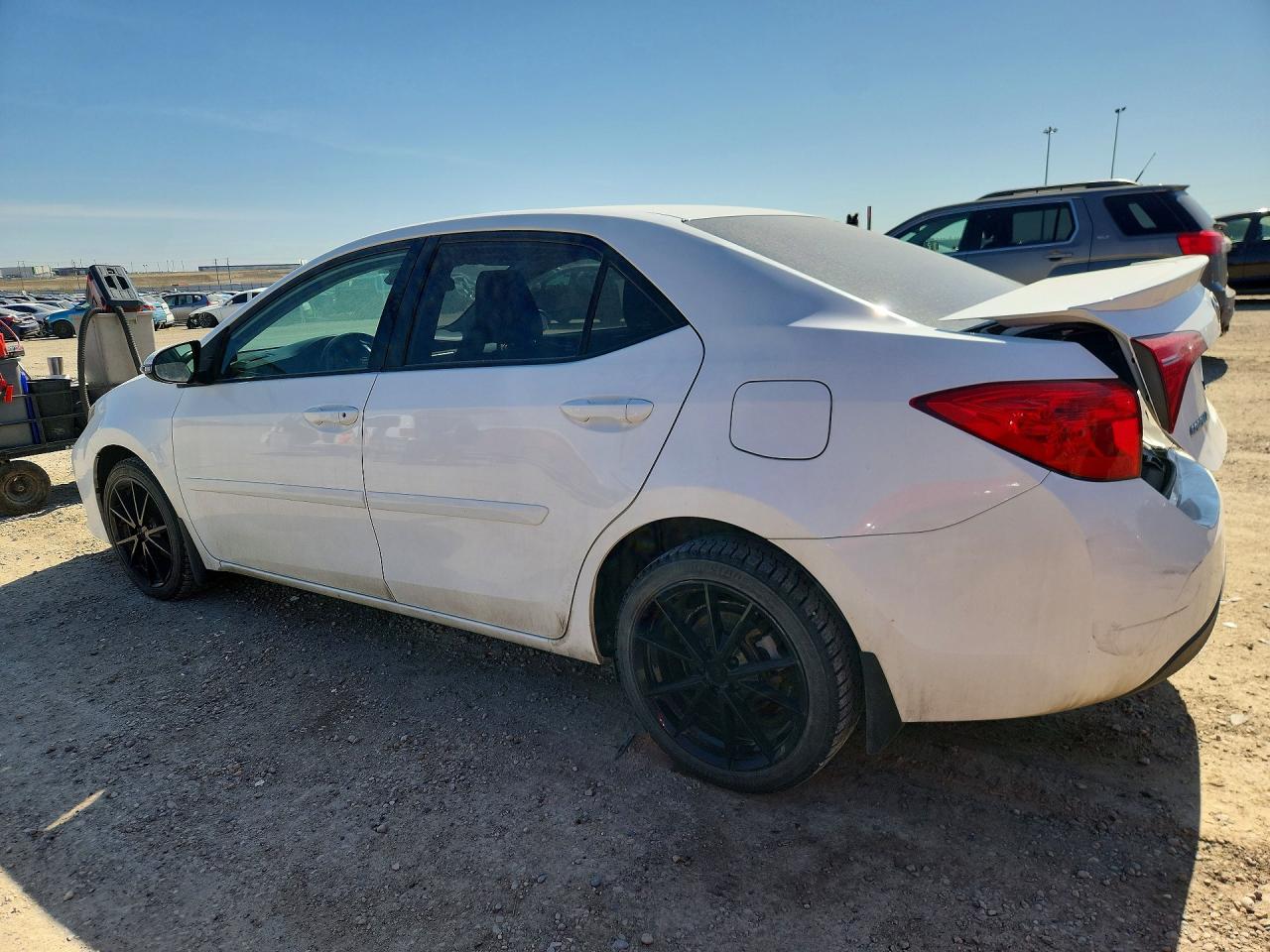 2018 Toyota Corolla L White vin: 2T1BURHE9JC972513