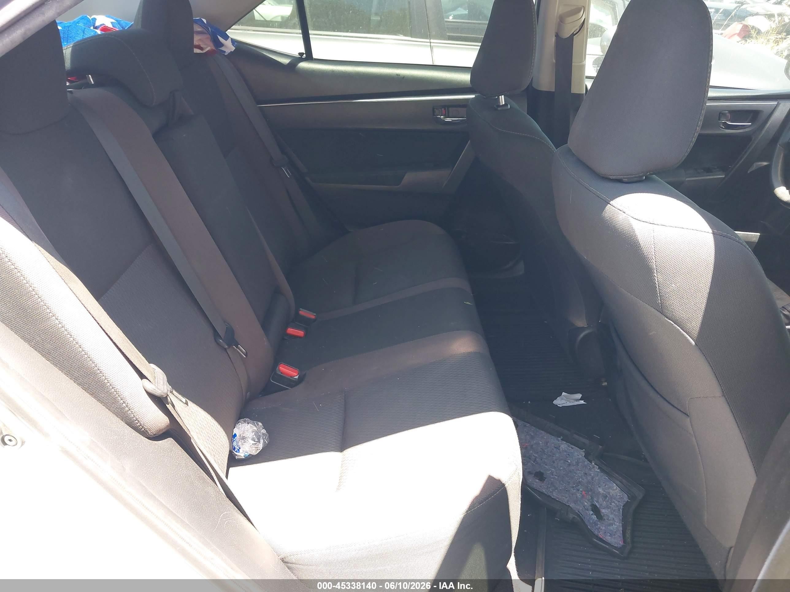 2019 Toyota Corolla Le Silver vin: 2T1BURHE9KC158637