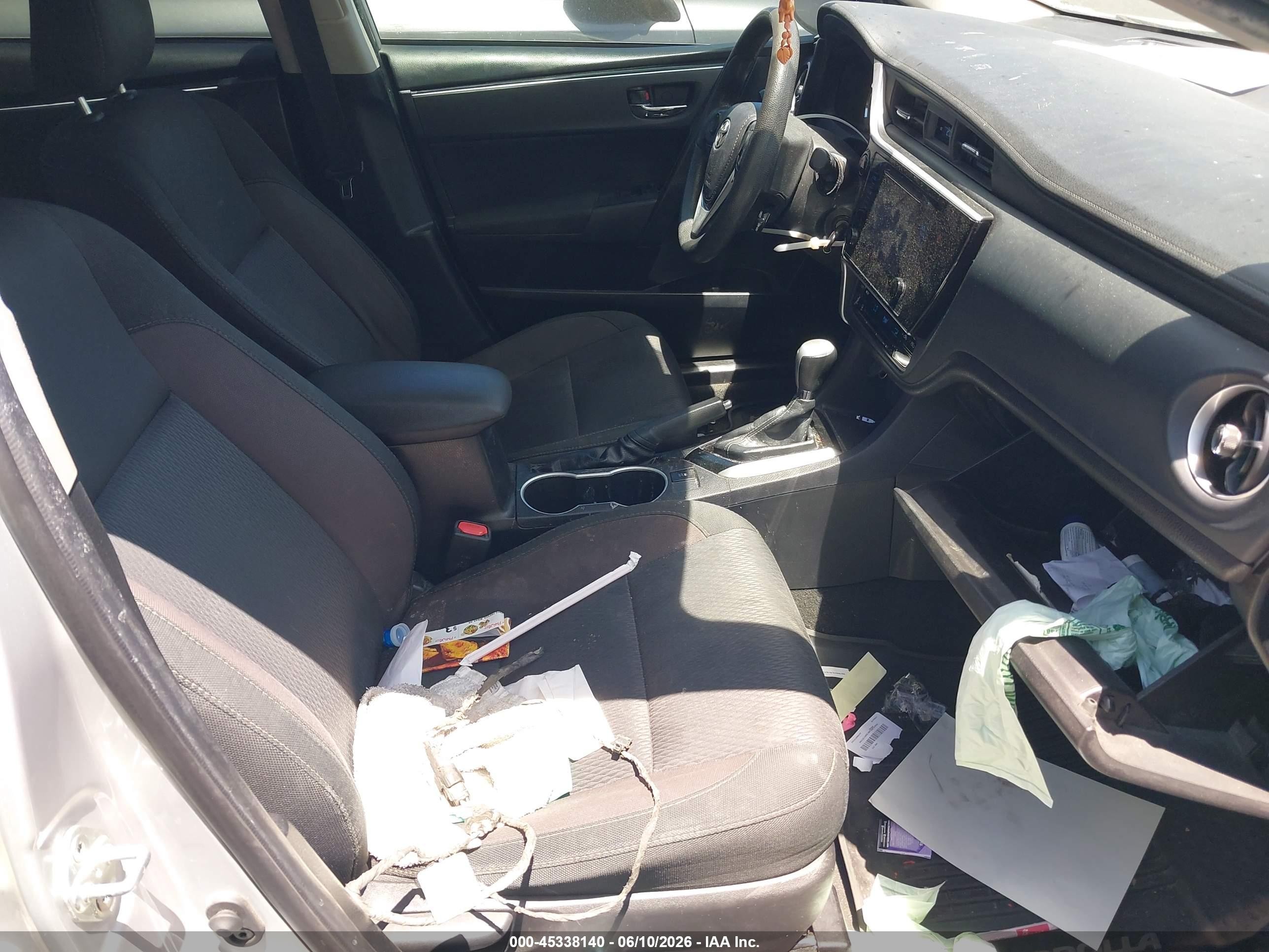 2019 Toyota Corolla Le Silver vin: 2T1BURHE9KC158637
