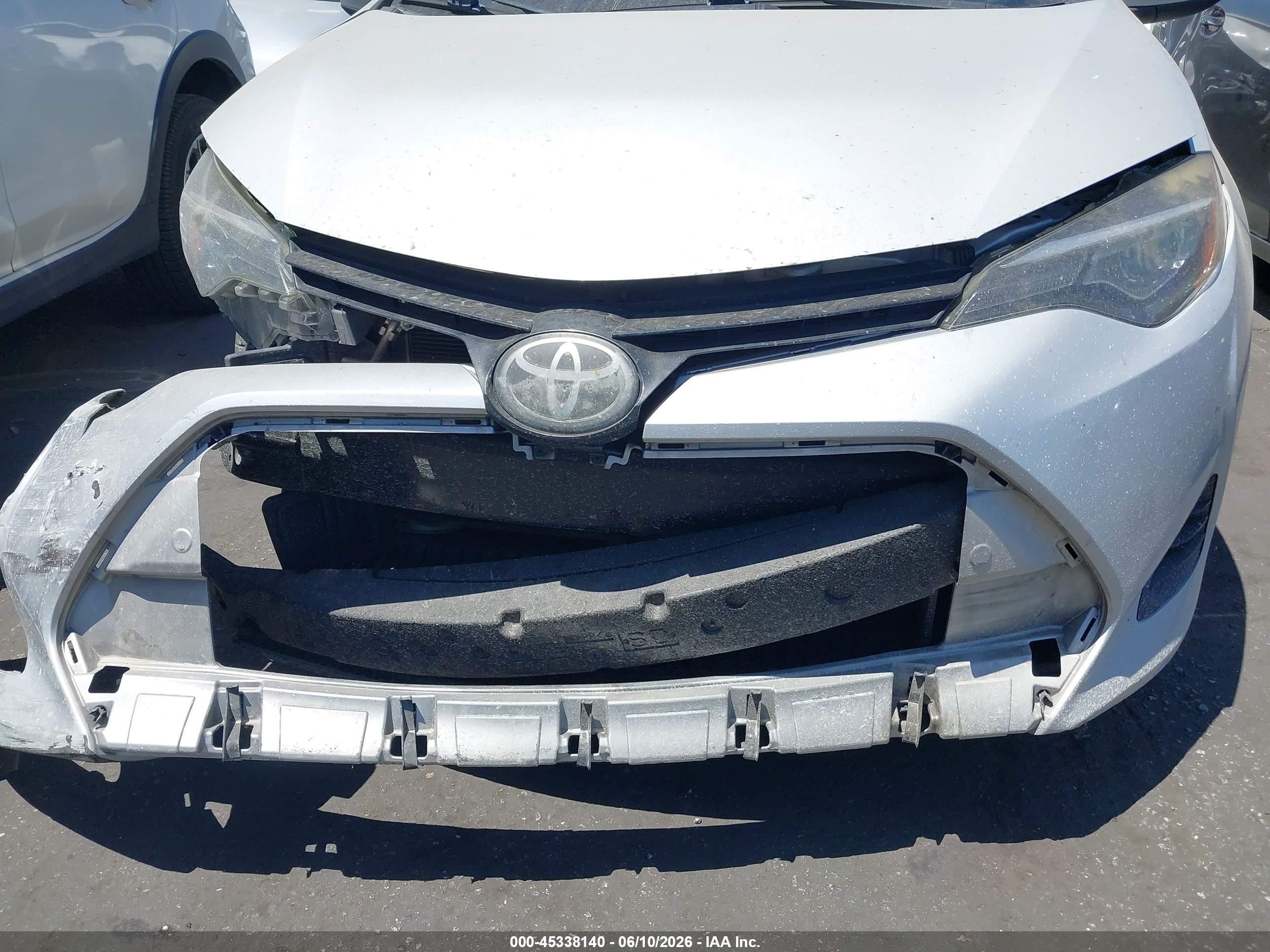 2019 Toyota Corolla Le Silver vin: 2T1BURHE9KC158637