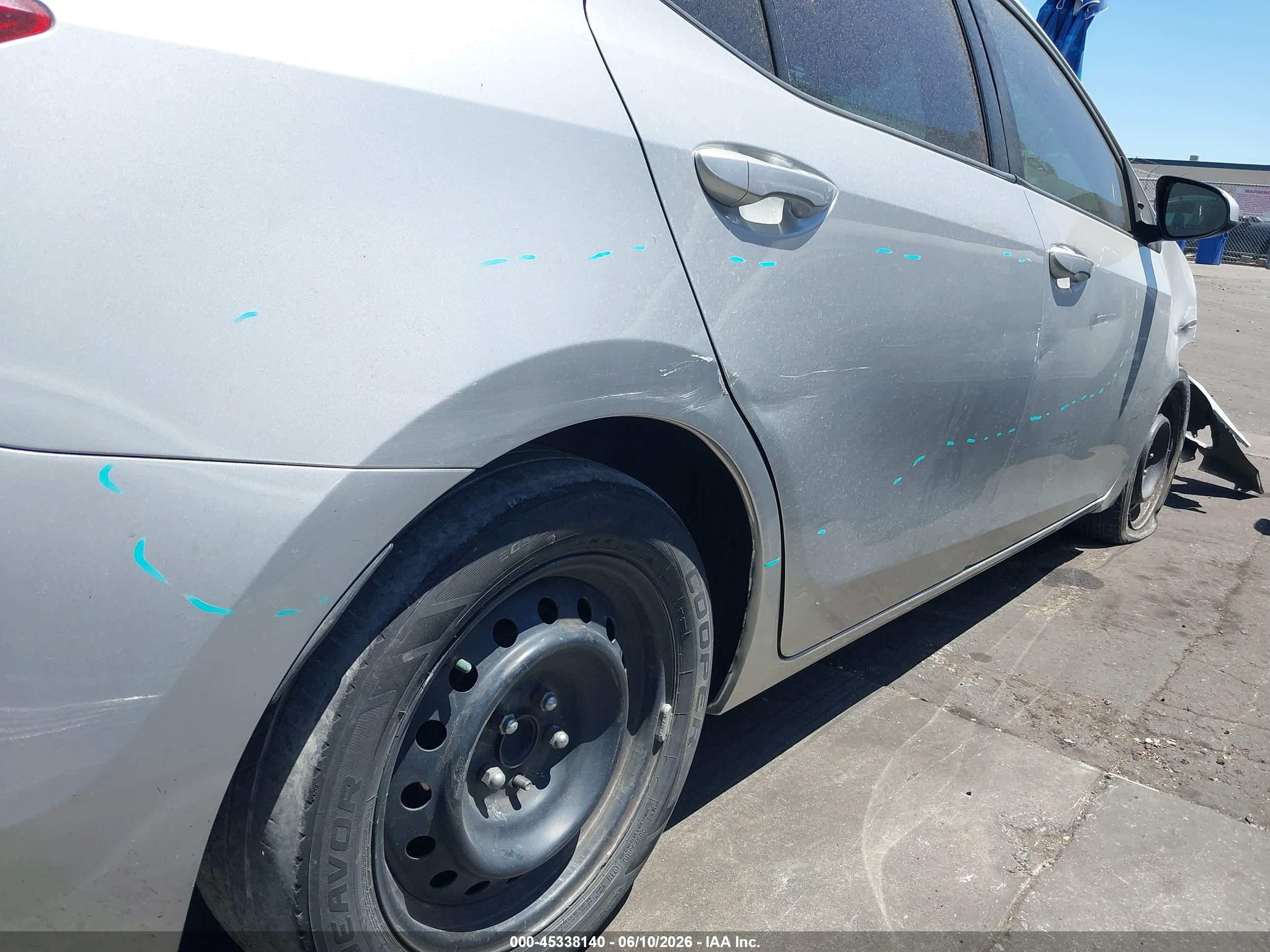 2019 Toyota Corolla Le Silver vin: 2T1BURHE9KC158637