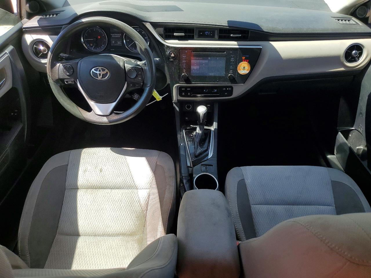 2019 Toyota Corolla Le Silver vin: 2T1BURHE9KC178404
