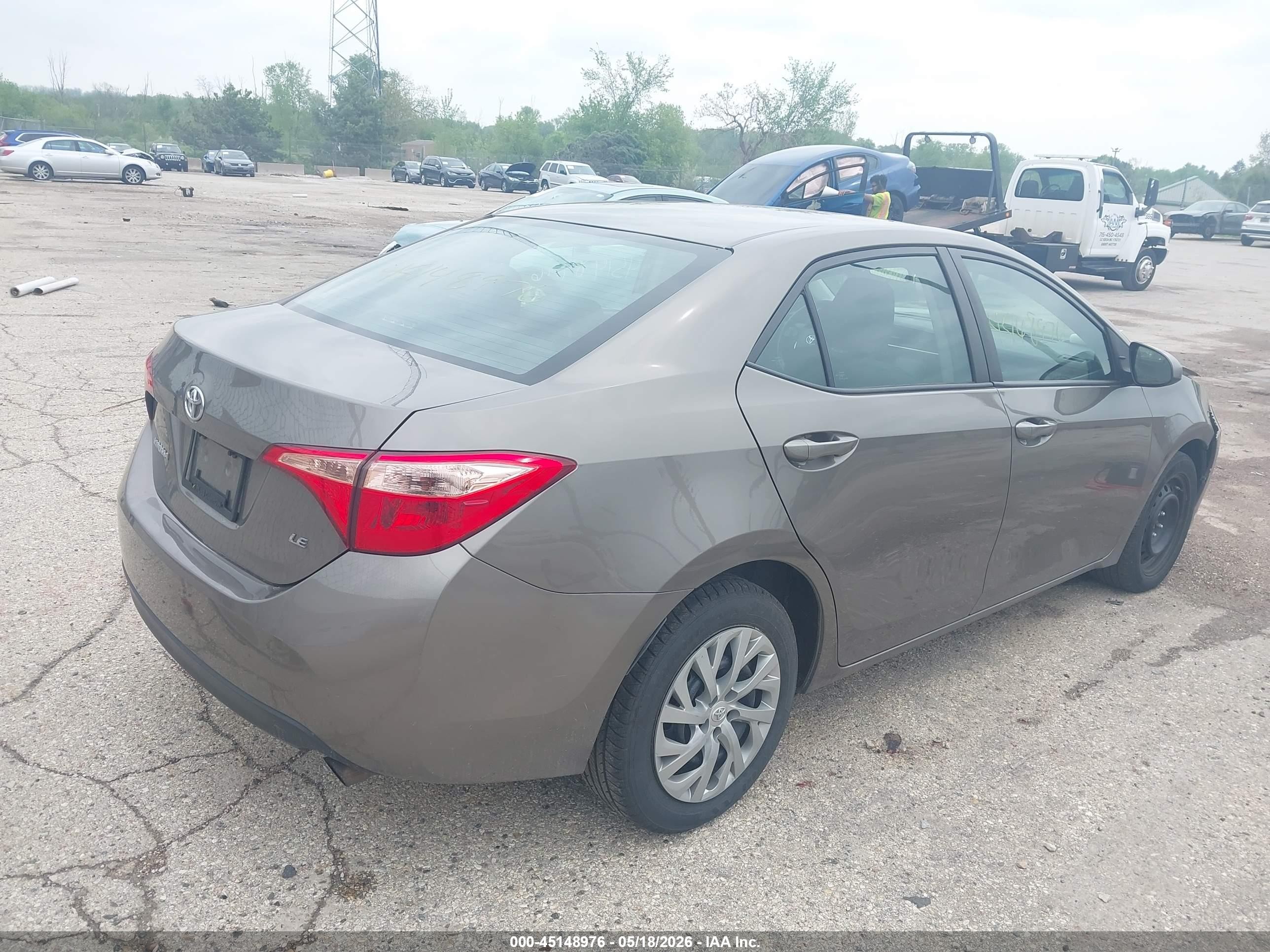 2019 Toyota Corolla Le Gray vin: 2T1BURHE9KC186888