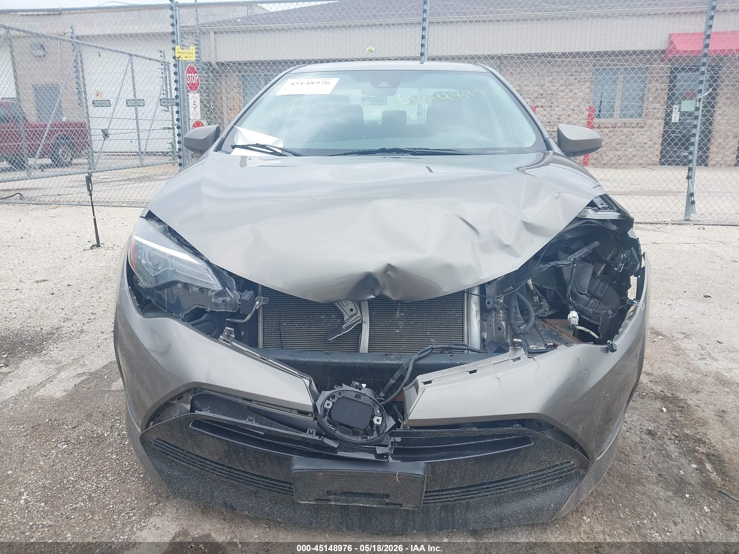 2019 Toyota Corolla Le Gray vin: 2T1BURHE9KC186888