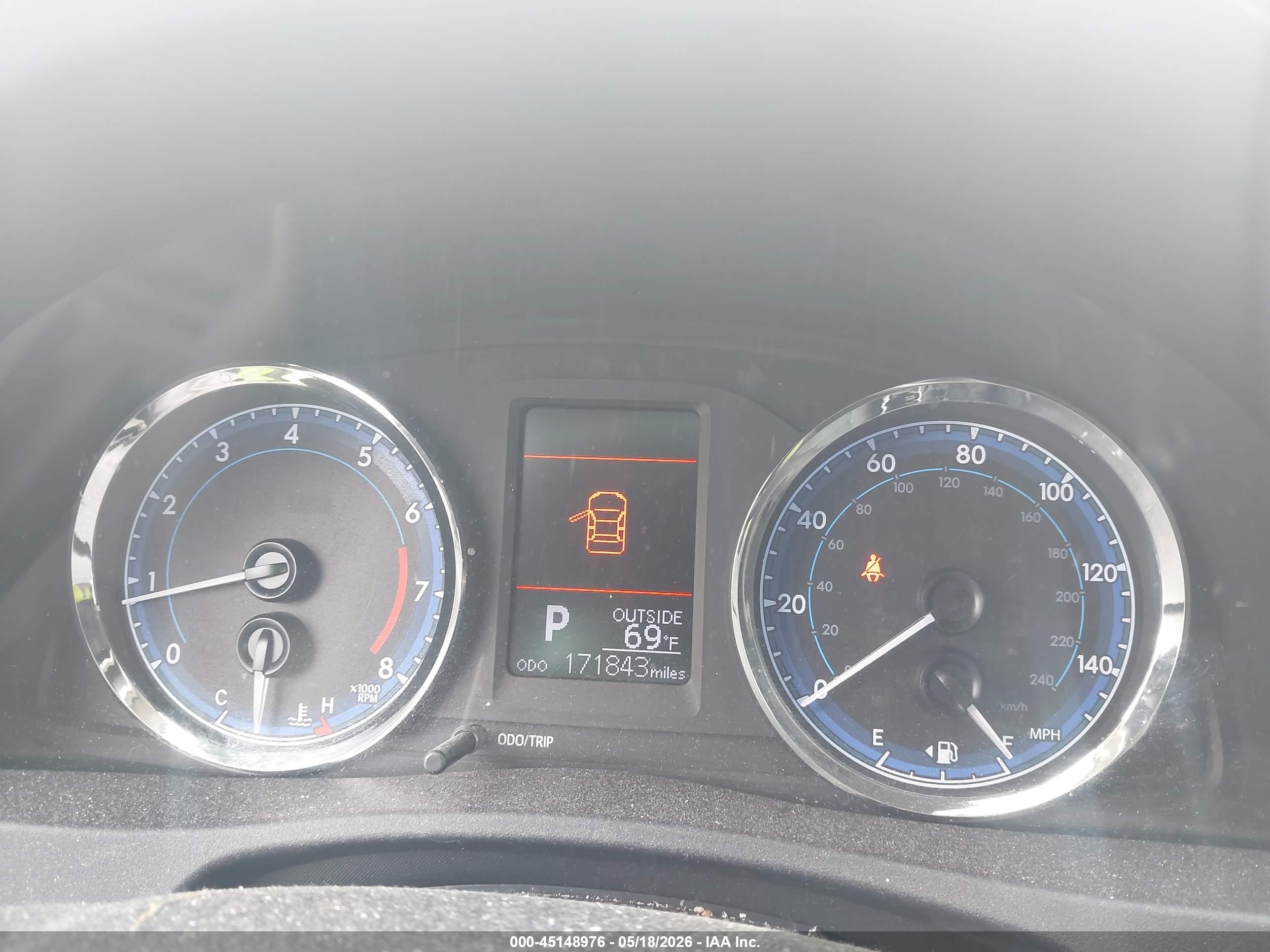 2019 Toyota Corolla Le Gray vin: 2T1BURHE9KC186888