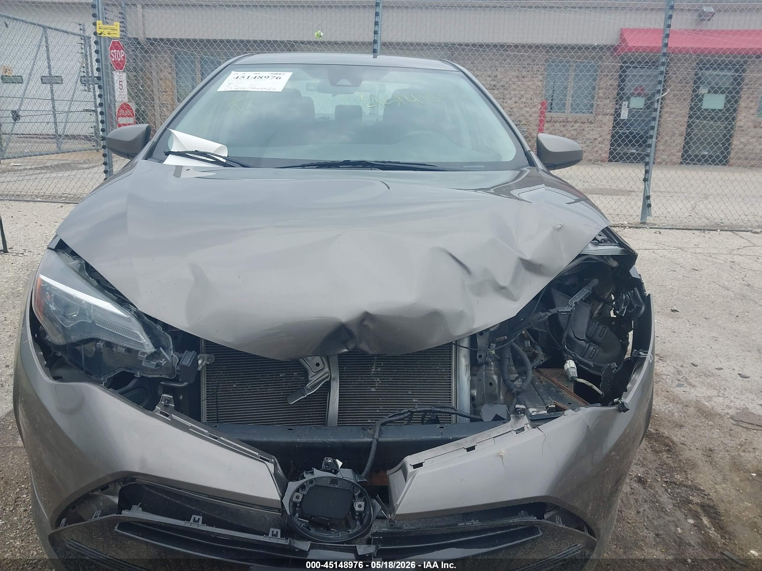2019 Toyota Corolla Le Gray vin: 2T1BURHE9KC186888