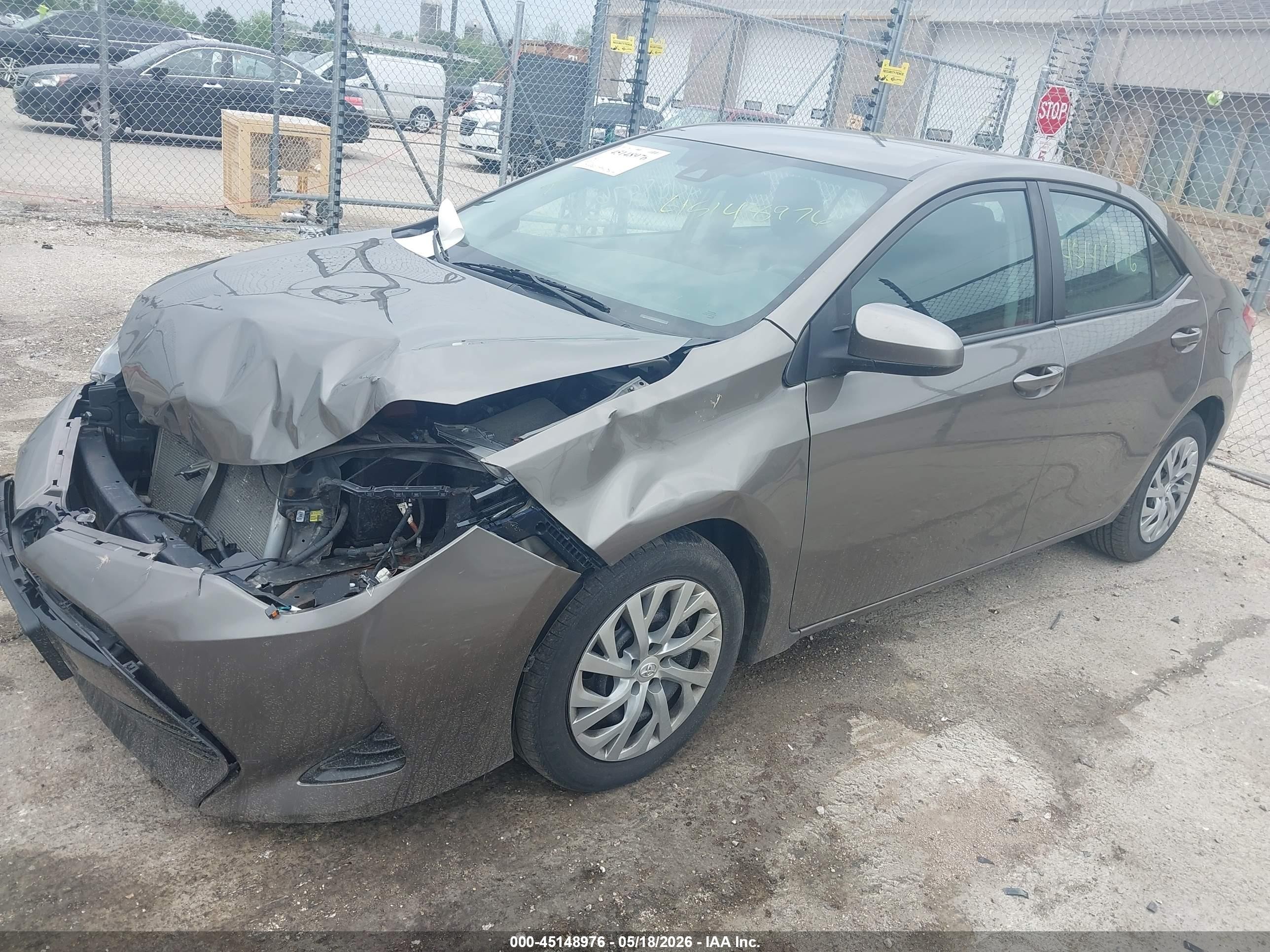 2019 Toyota Corolla Le Gray vin: 2T1BURHE9KC186888