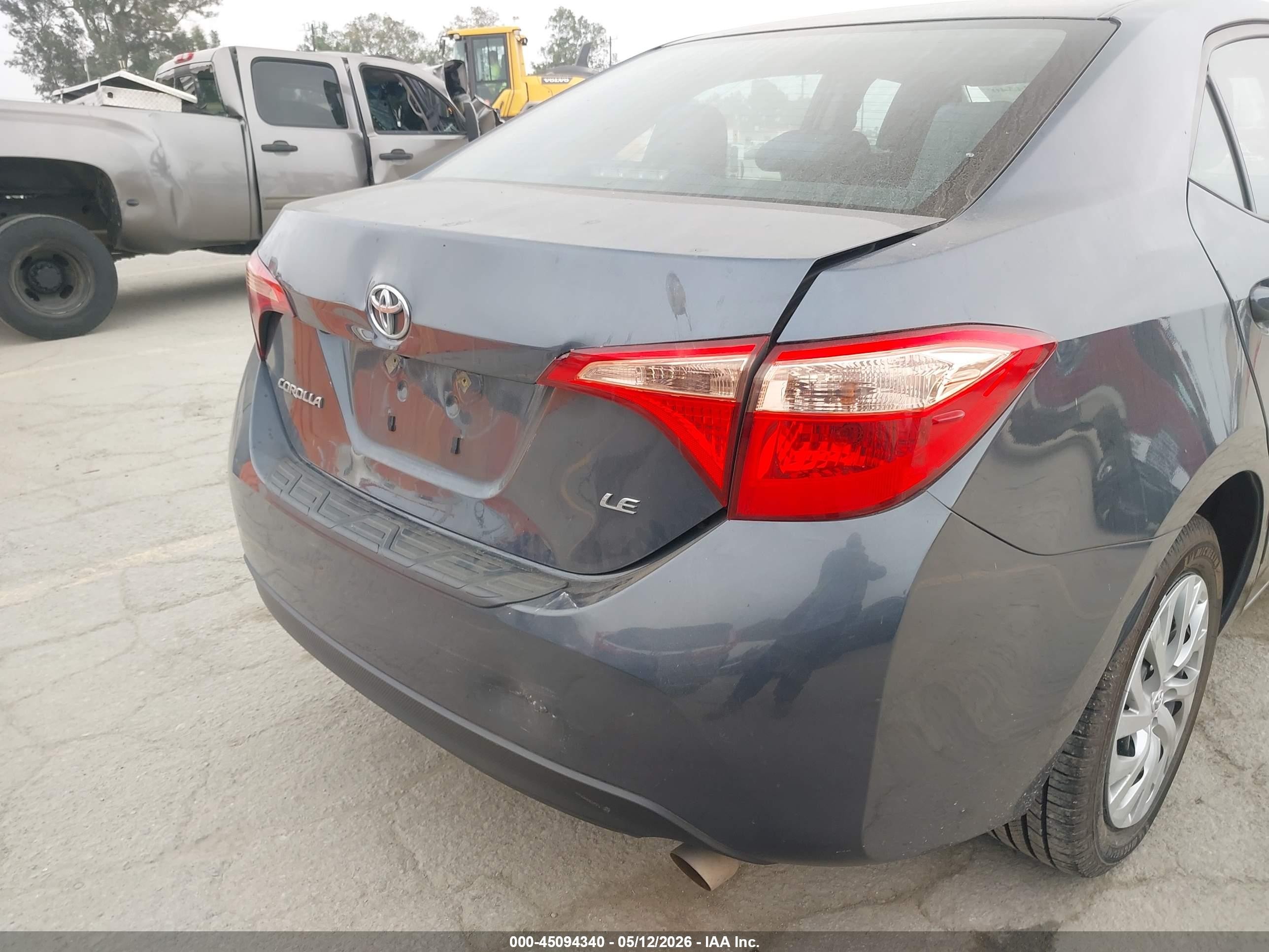 2019 Toyota Corolla Le Blue vin: 2T1BURHE9KC246359