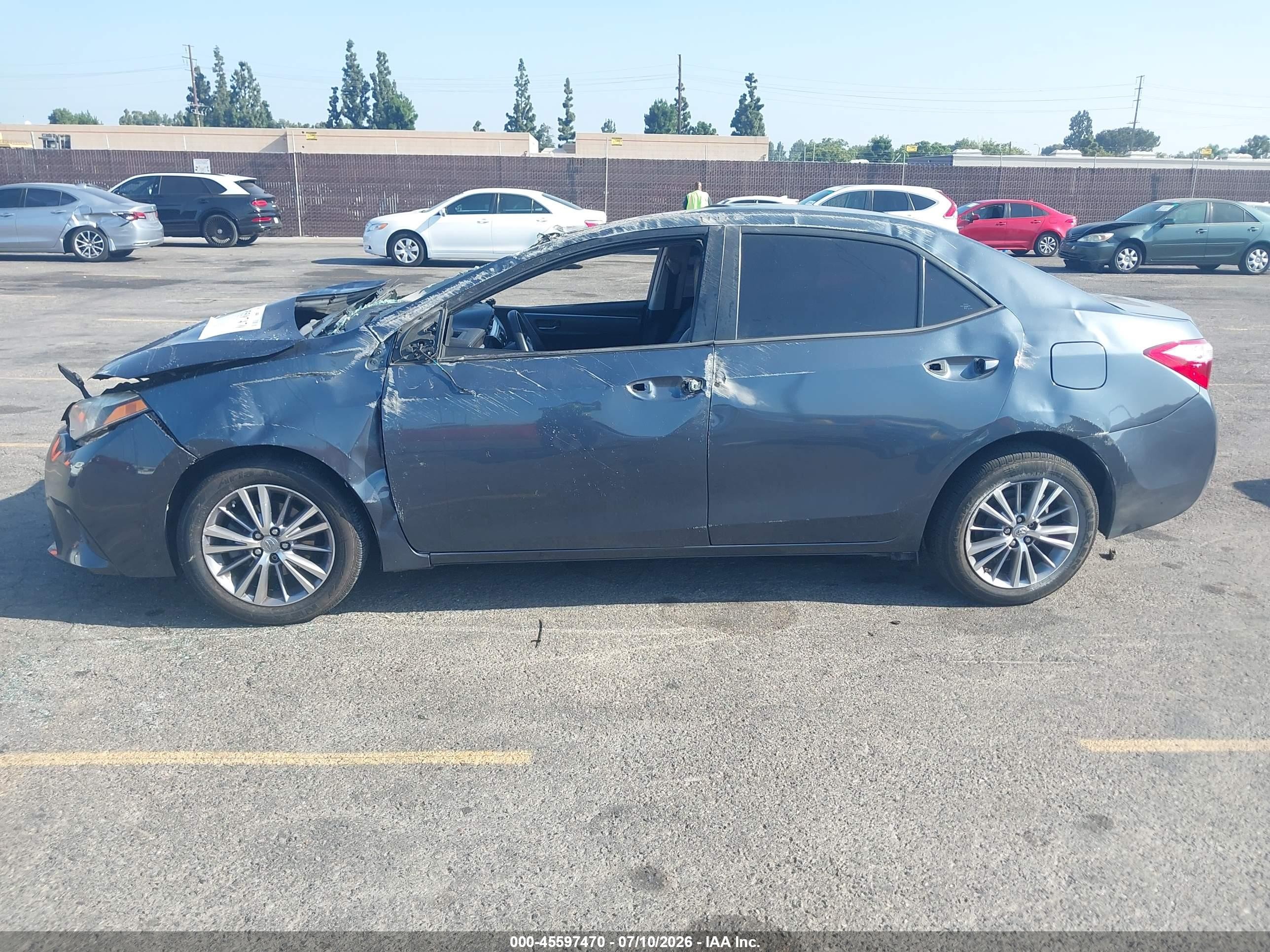 2014 Toyota Corolla Le Premium Blue vin: 2T1BURHEXEC012087