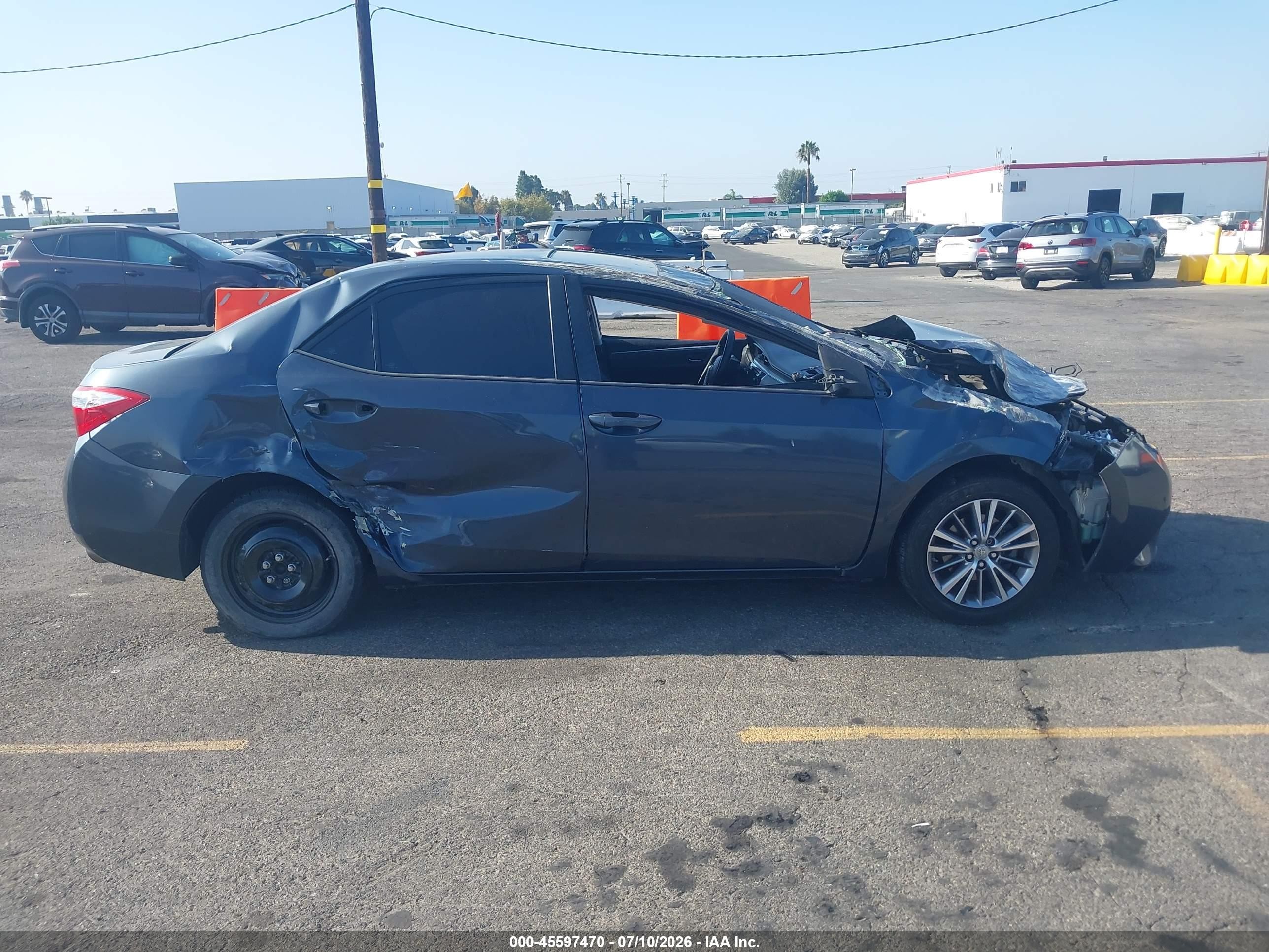 2014 Toyota Corolla Le Premium Blue vin: 2T1BURHEXEC012087