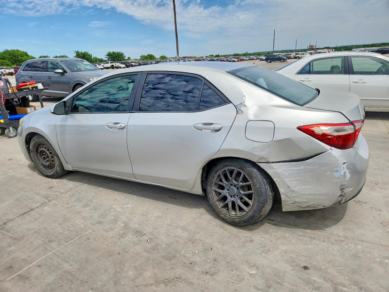 2014 Toyota Corolla Silver vin: 2T1BURHEXEC062939