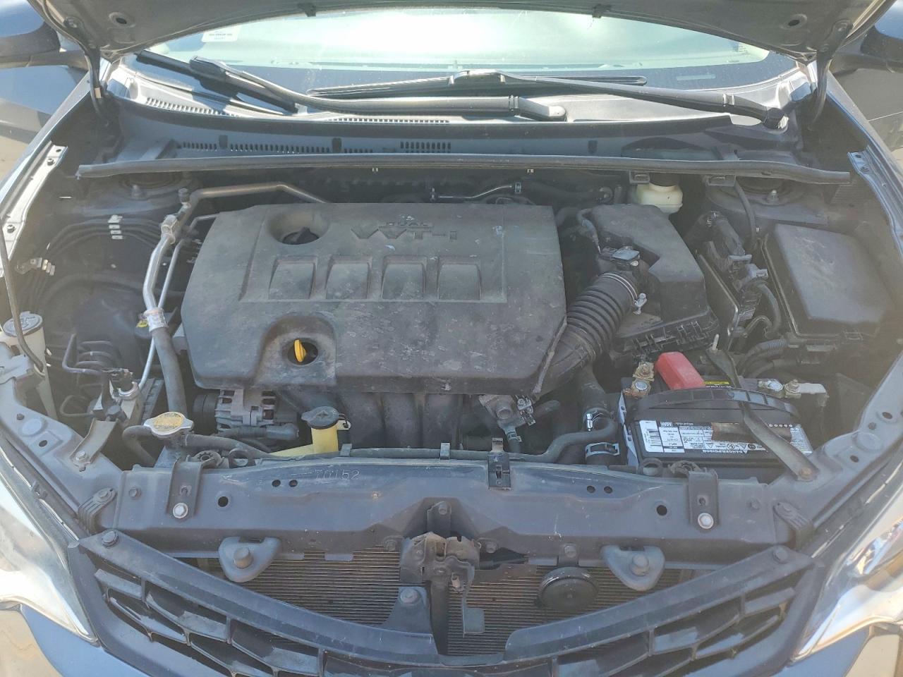 2014 Toyota Corolla S Plus Silver vin: 2T1BURHEXEC094371