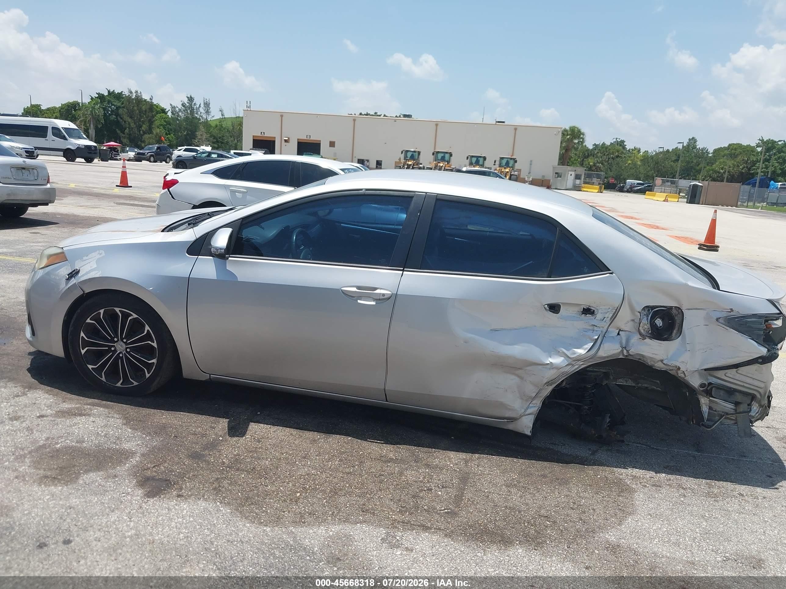 2014 Toyota Corolla S Plus Silver vin: 2T1BURHEXEC124727
