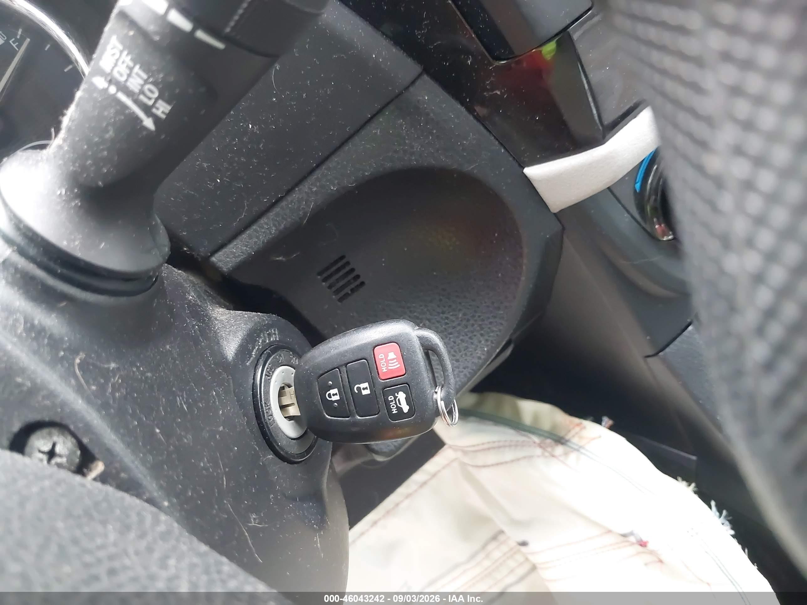 2014 Toyota Corolla Le Зеленый vin: 2T1BURHEXEC133752