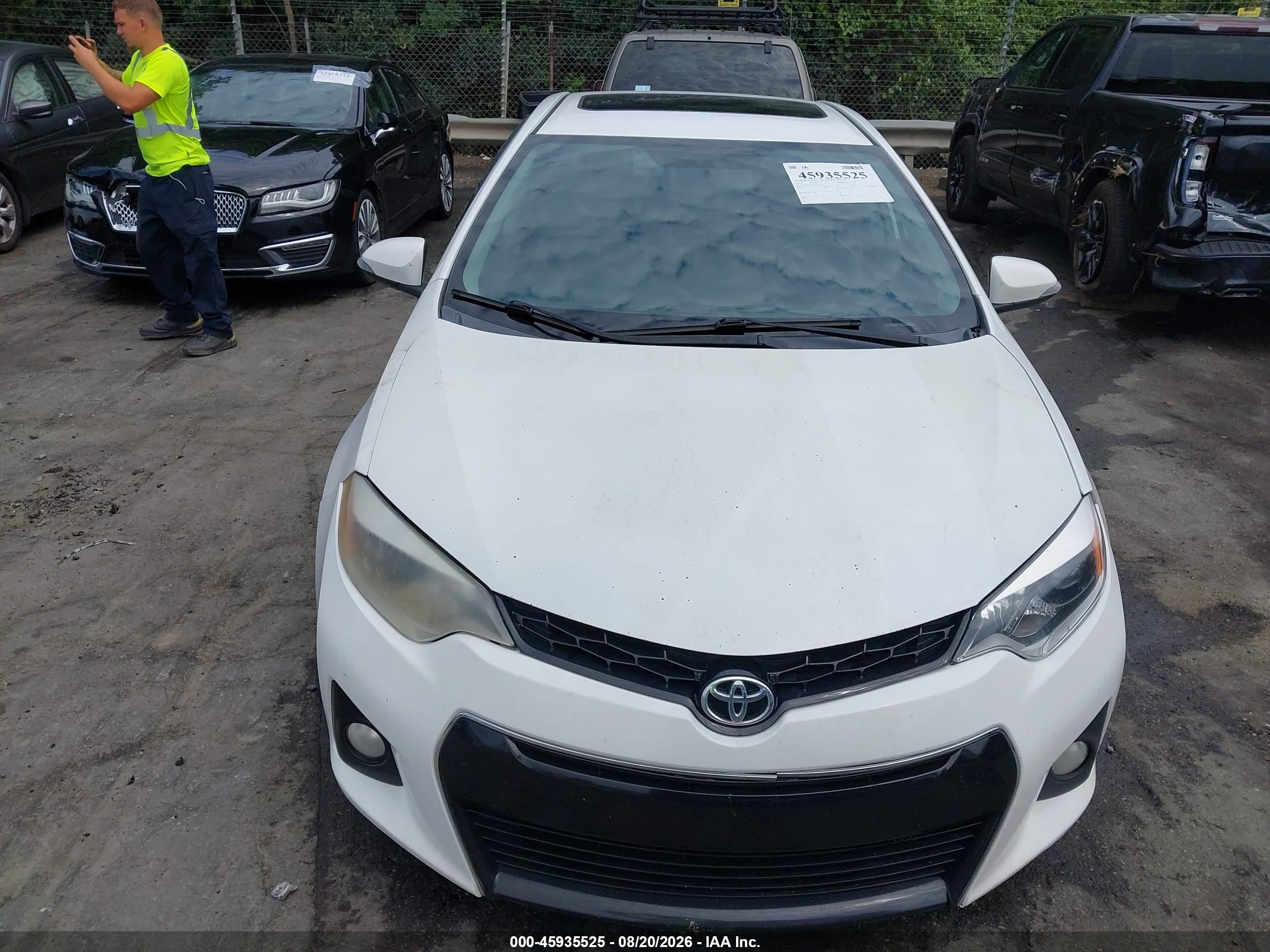 2014 Toyota Corolla L/le/le Pls/prm/s/s Pls White vin: 2T1BURHEXEC140751