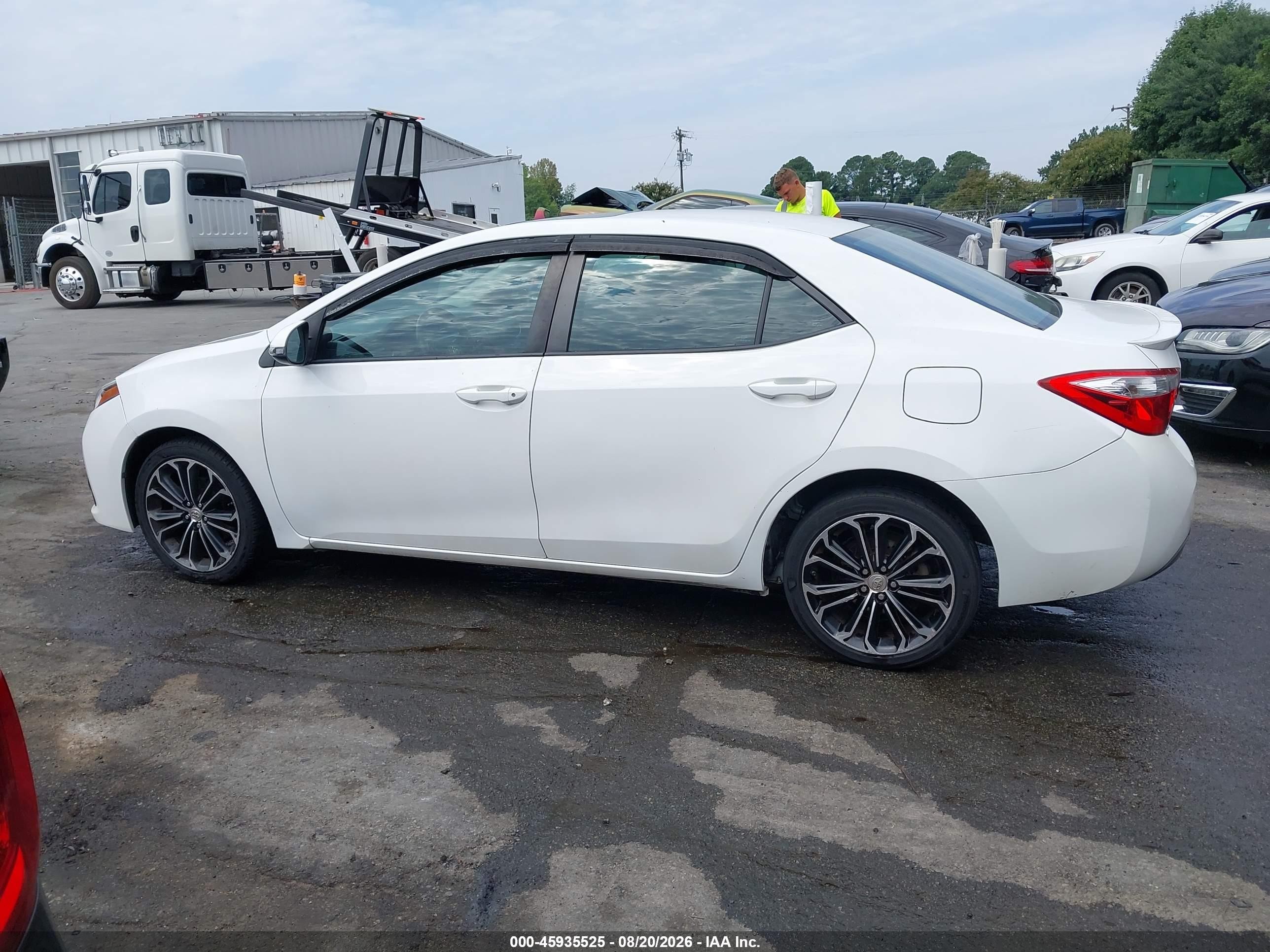 2014 Toyota Corolla L/le/le Pls/prm/s/s Pls White vin: 2T1BURHEXEC140751