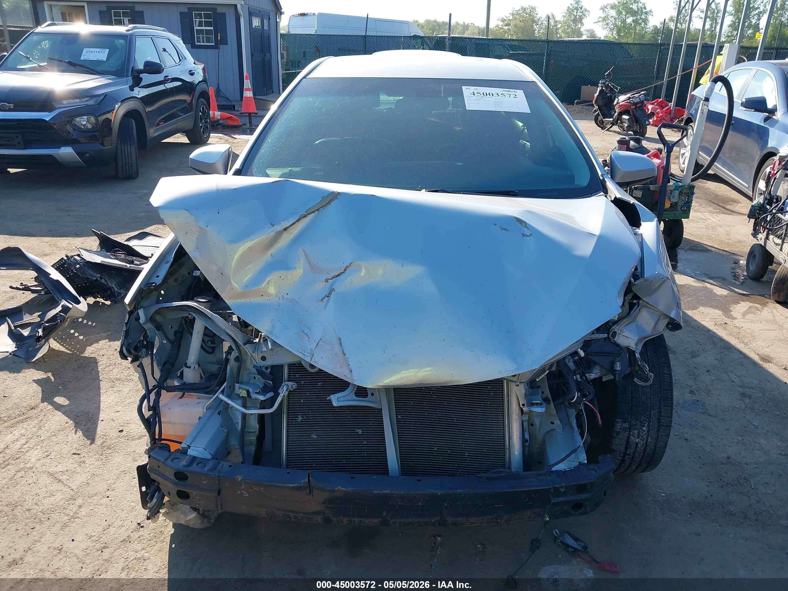2014 Toyota Corolla Le Premium Silver vin: 2T1BURHEXEC175385