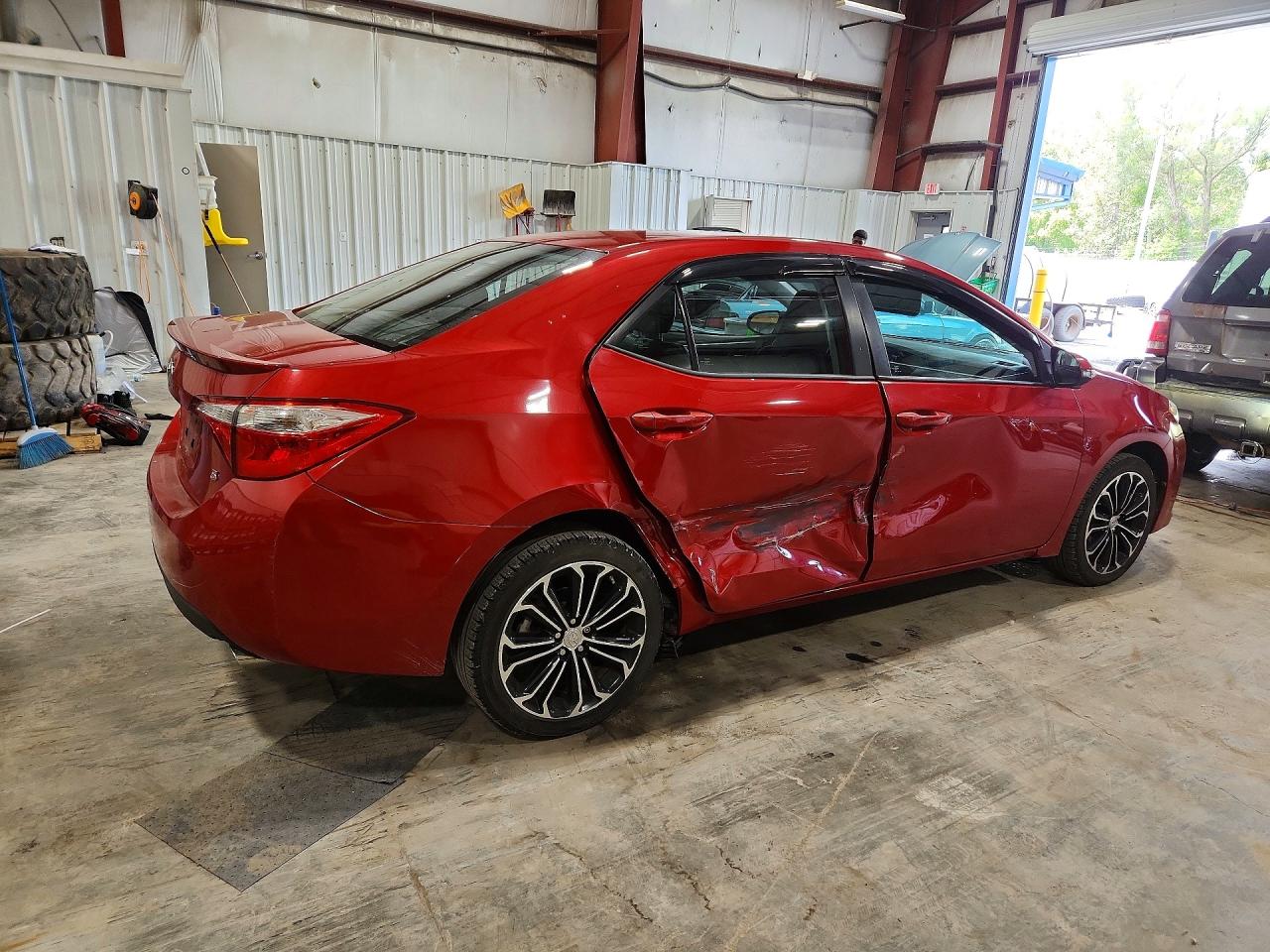 2014 Toyota Corolla S Plus Красный vin: 2T1BURHEXEC195216