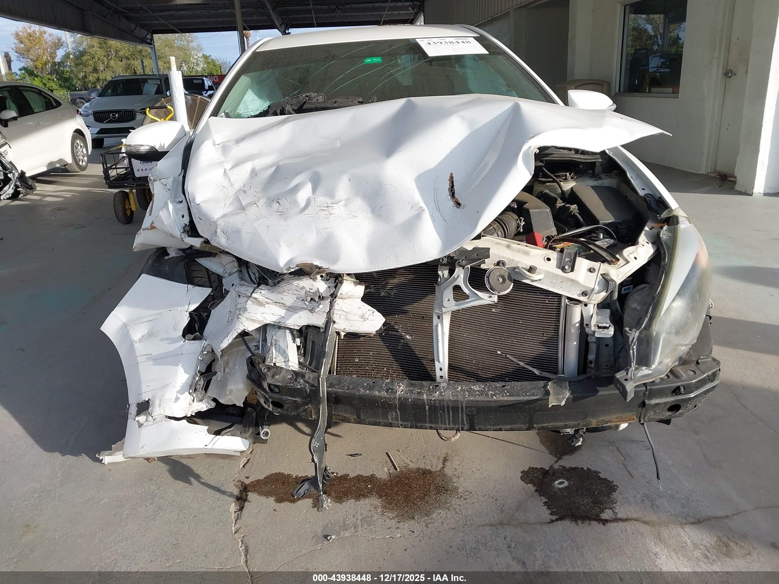 2014 Toyota Corolla S Plus White vin: 2T1BURHEXEC199525