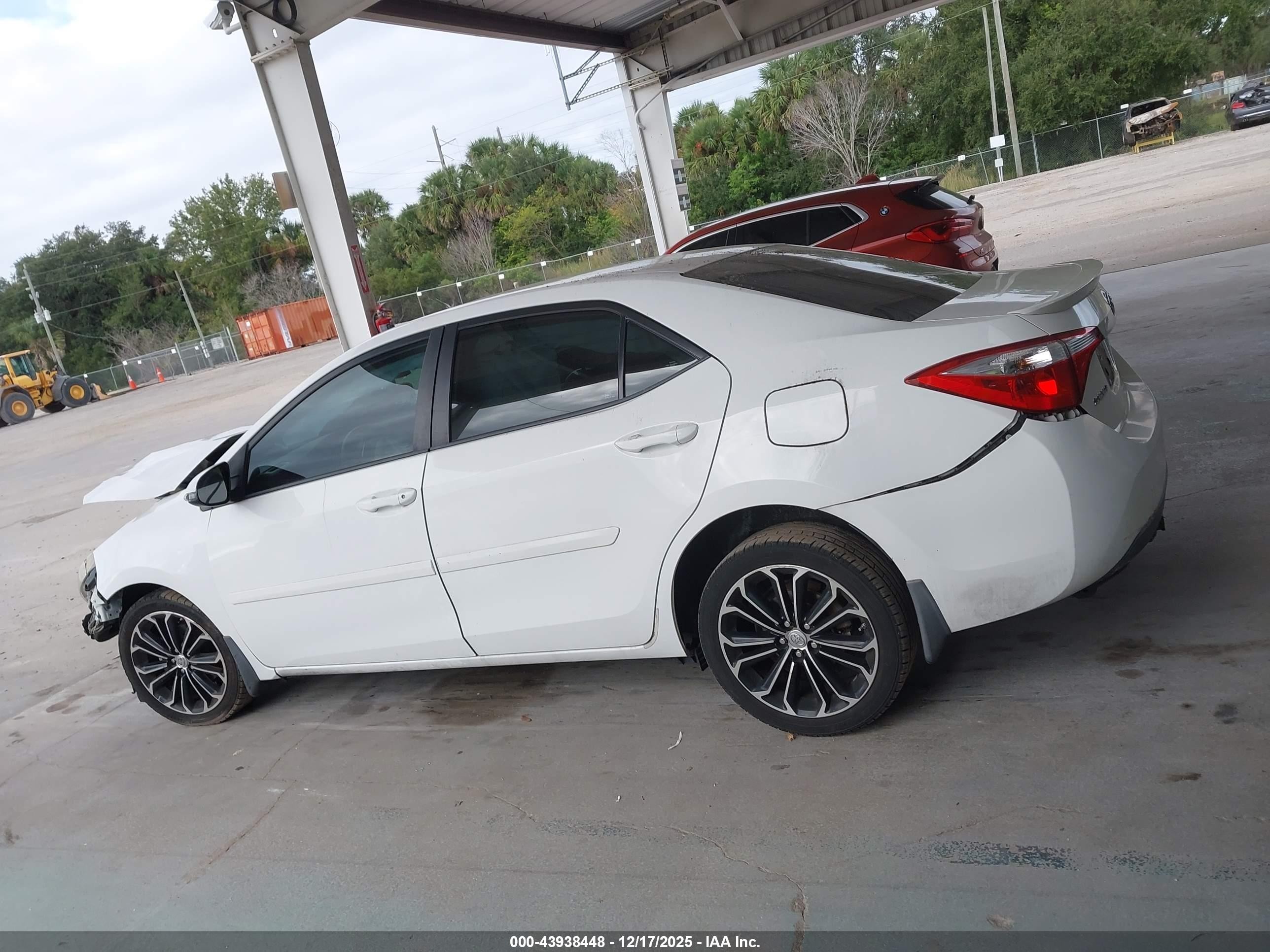 2014 Toyota Corolla S Plus White vin: 2T1BURHEXEC199525