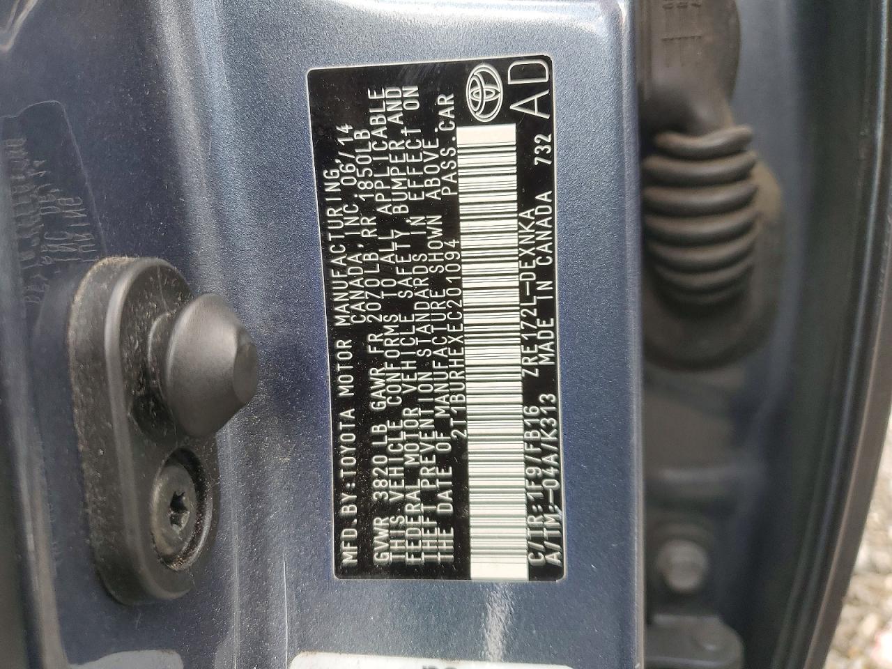 2014 Toyota Corolla Le Blue vin: 2T1BURHEXEC201094