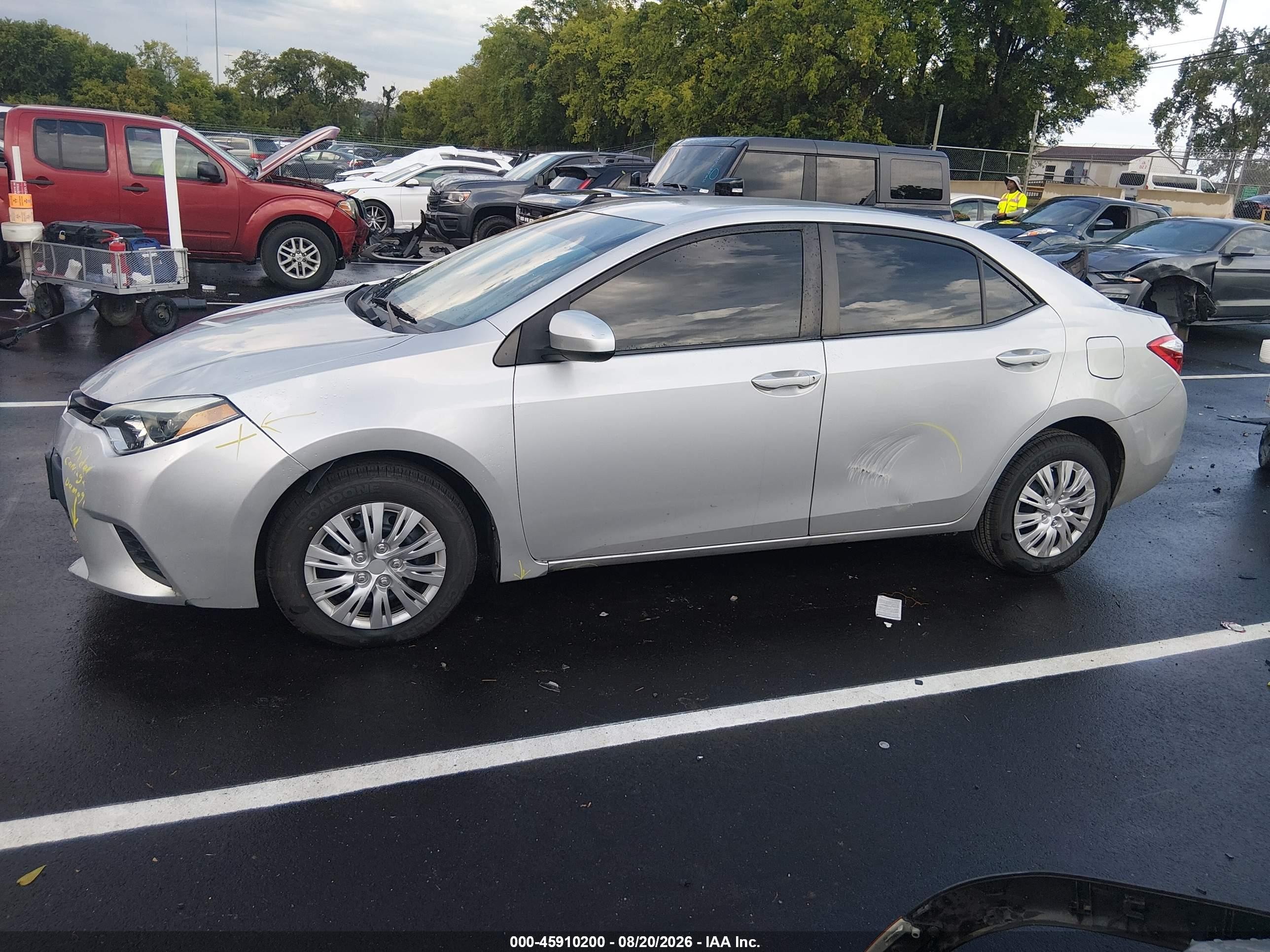 2014 Toyota Corolla L Silver vin: 2T1BURHEXEC207851