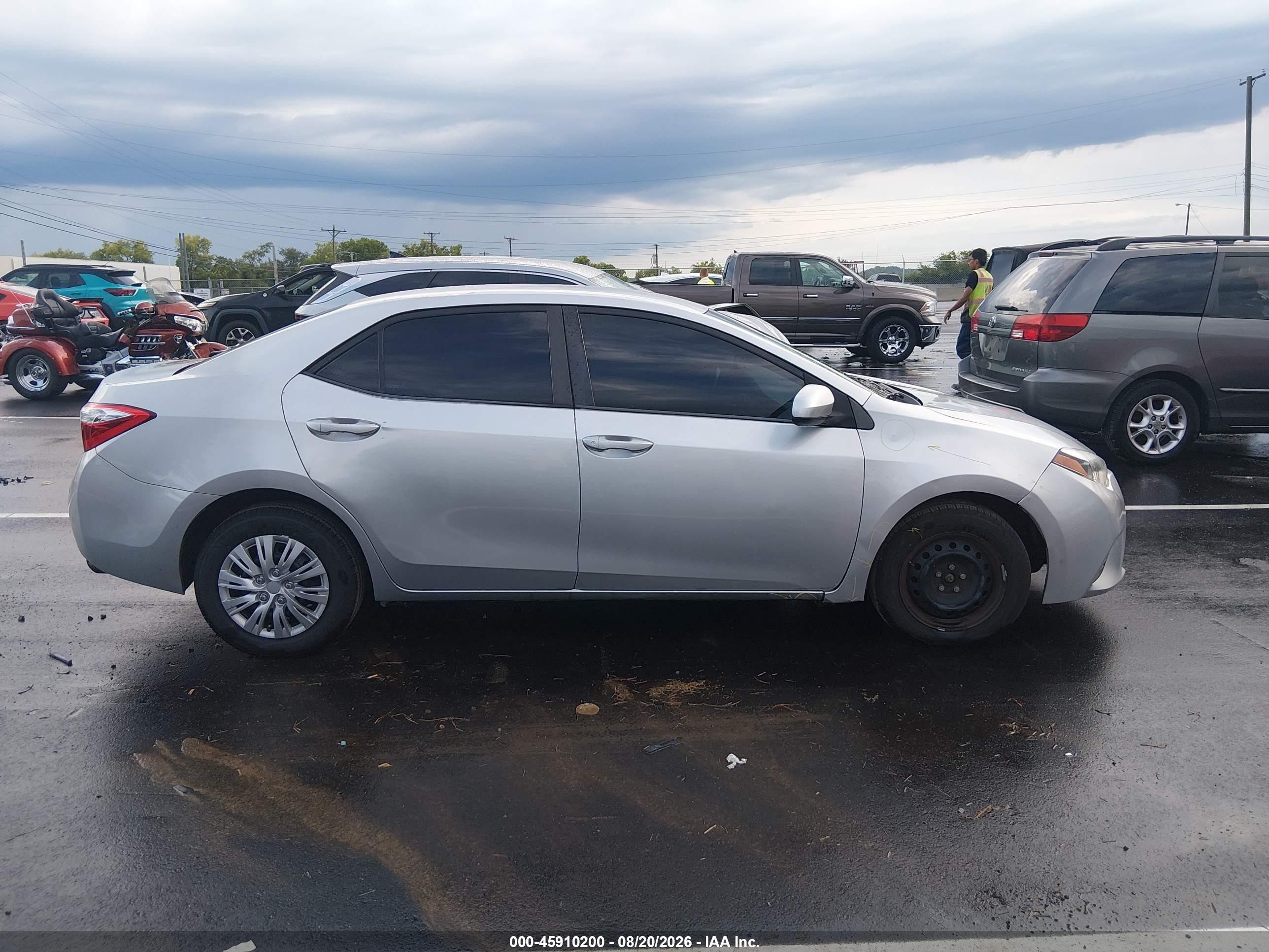 2014 Toyota Corolla L Silver vin: 2T1BURHEXEC207851
