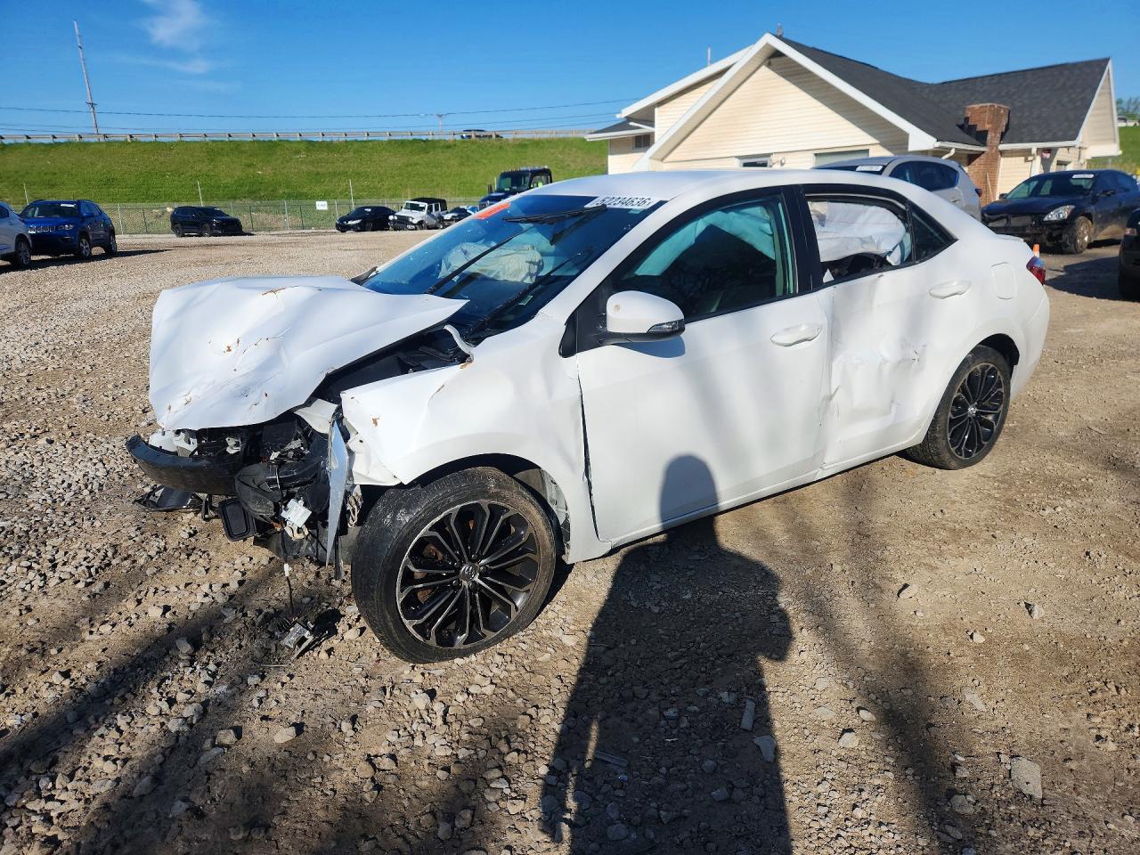 2014 Toyota Corolla S Plus White vin: 2T1BURHEXEC220714