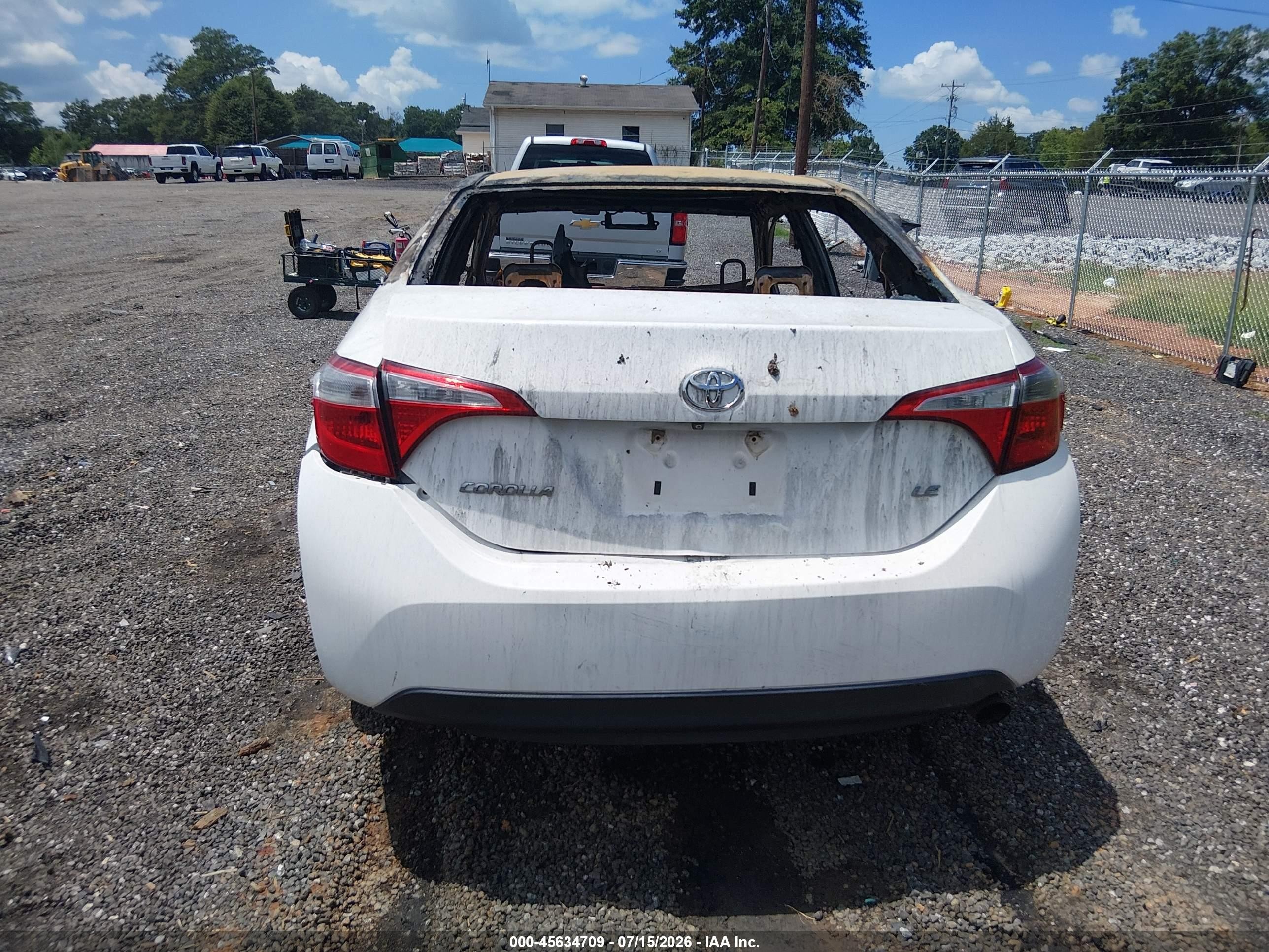 2015 Toyota Corolla Le White vin: 2T1BURHEXFC235778