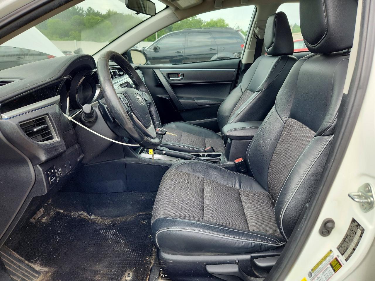 2015 Toyota Corolla S Plus White vin: 2T1BURHEXFC248059