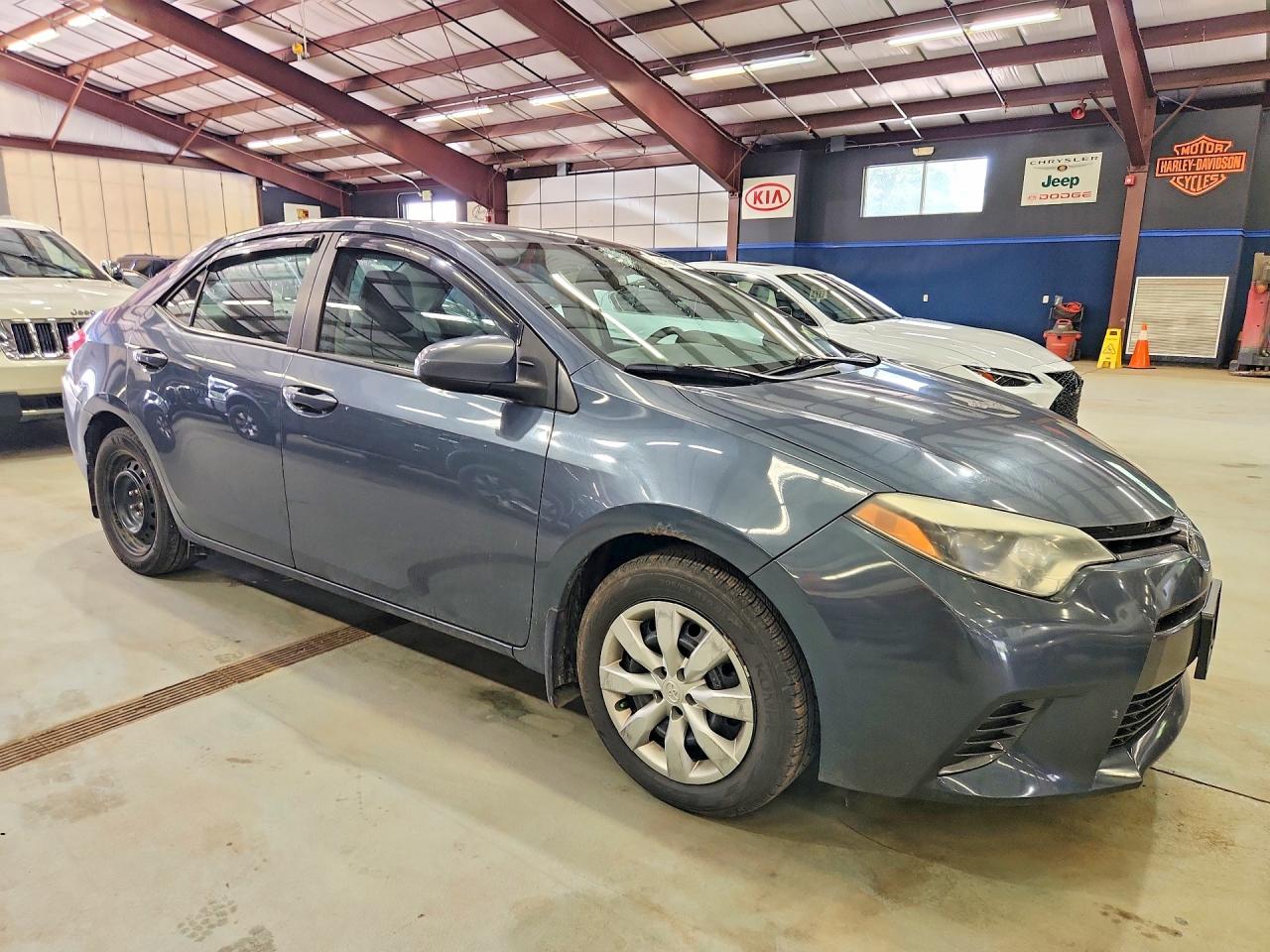 2015 Toyota Corolla Le Gray vin: 2T1BURHEXFC254489