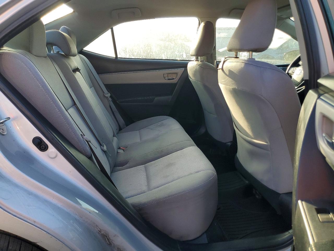 2015 Toyota Corolla Le Серебряный vin: 2T1BURHEXFC258137