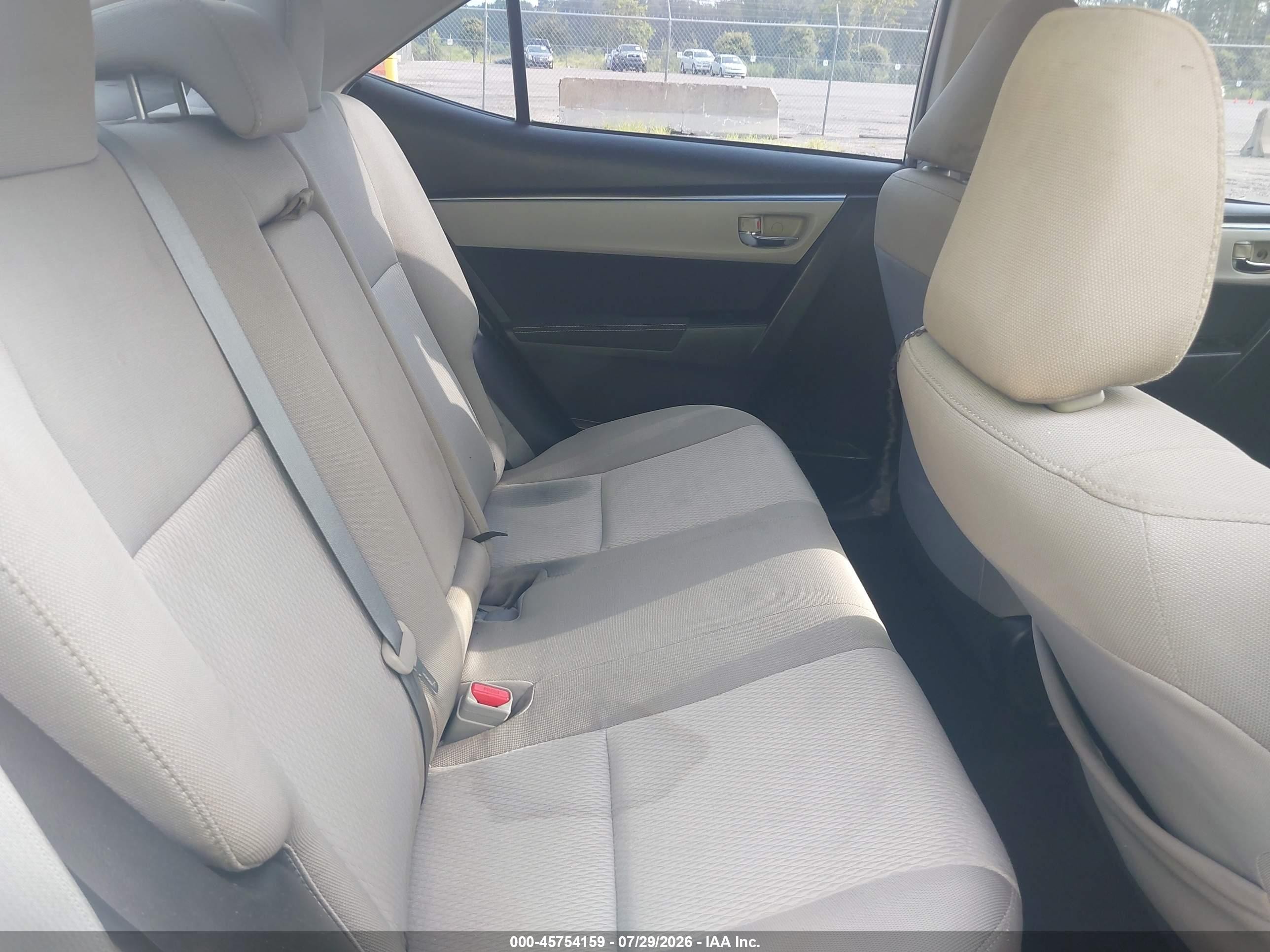 2015 Toyota Corolla Le Silver vin: 2T1BURHEXFC271034