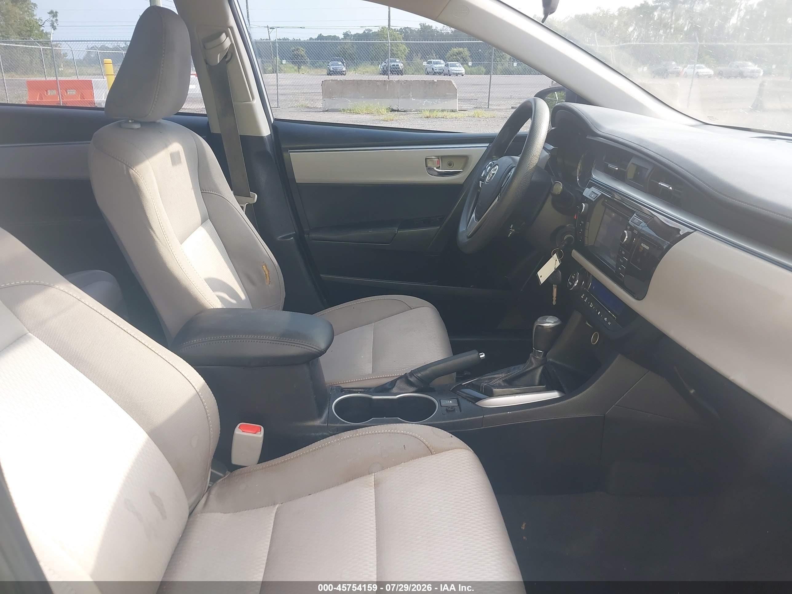2015 Toyota Corolla Le Silver vin: 2T1BURHEXFC271034