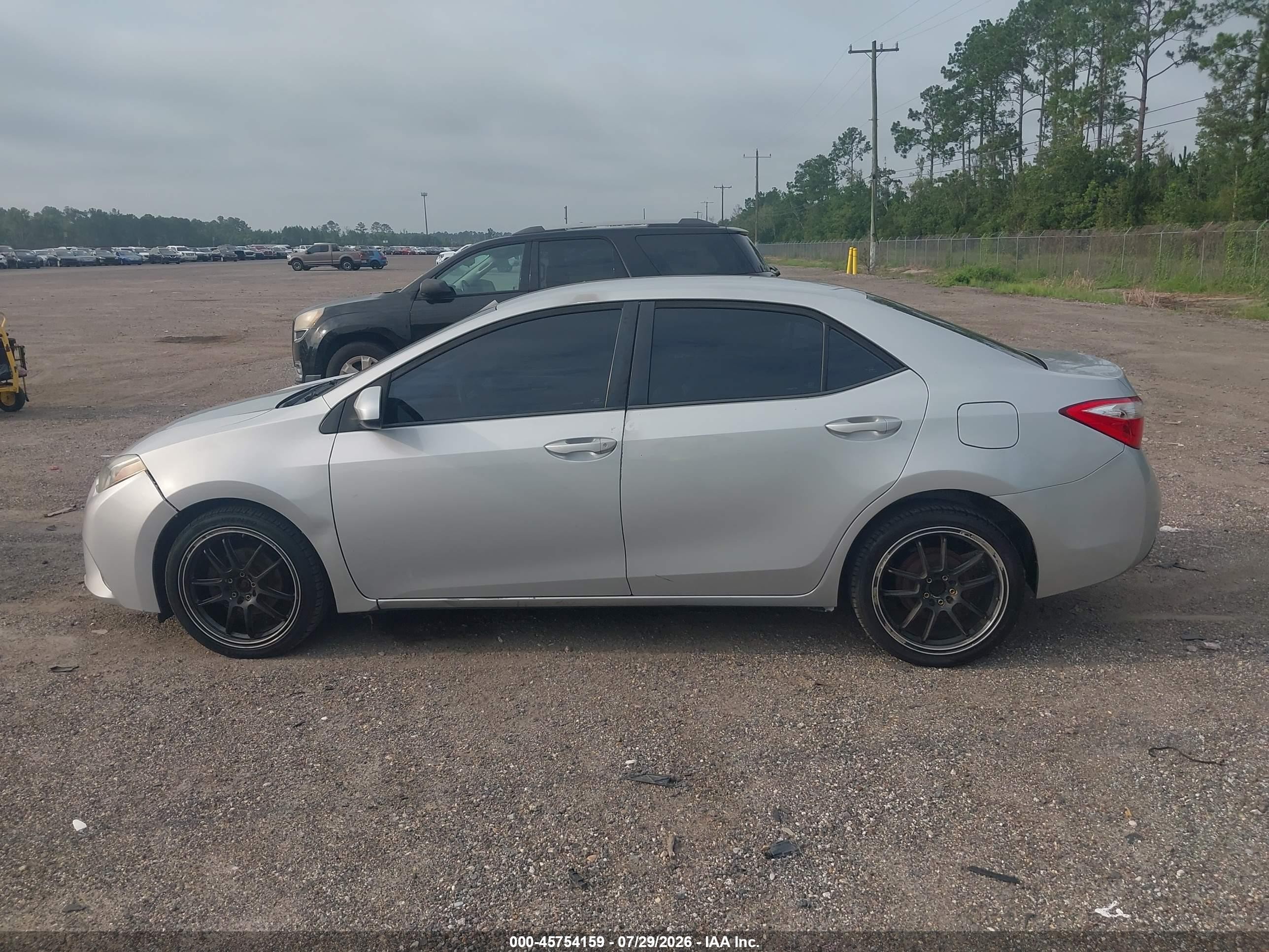 2015 Toyota Corolla Le Silver vin: 2T1BURHEXFC271034