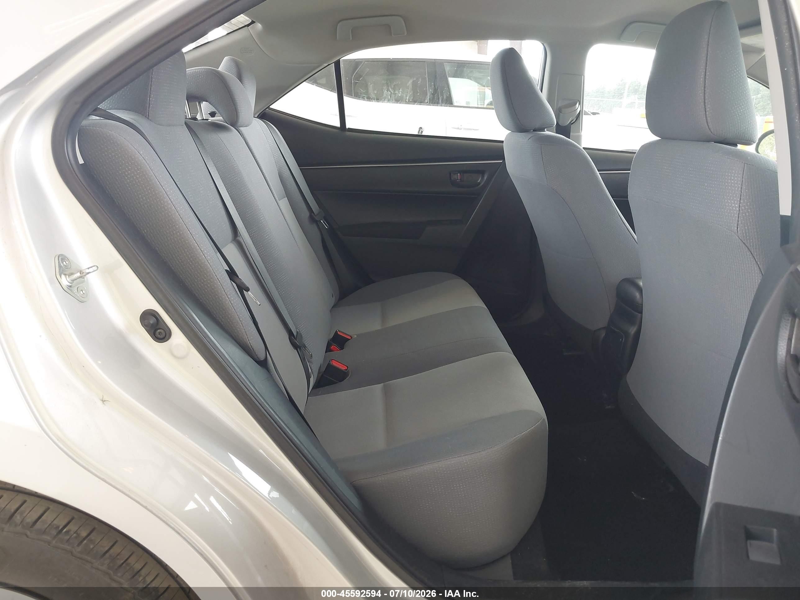 2015 Toyota Corolla L Silver vin: 2T1BURHEXFC283362