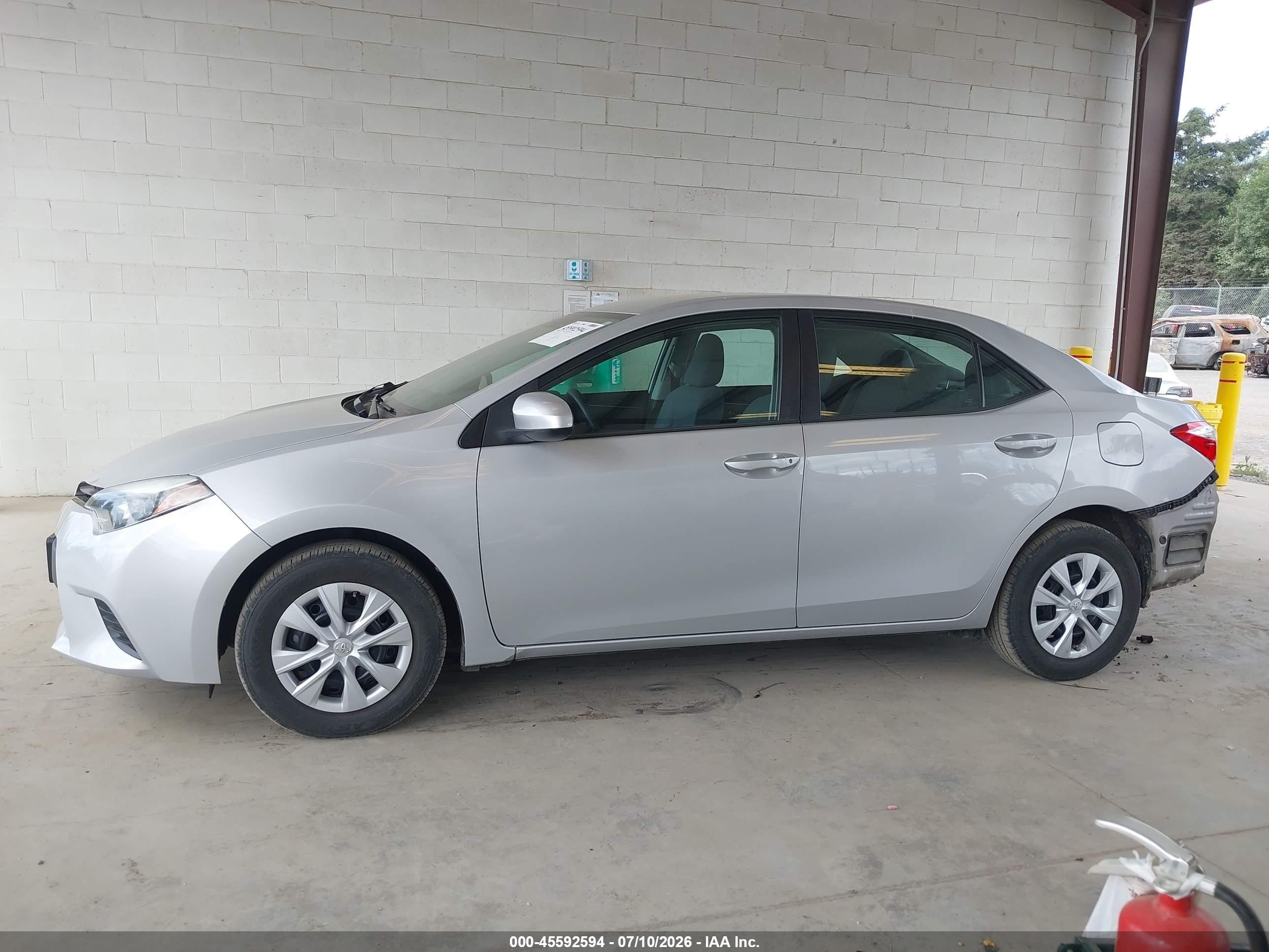 2015 Toyota Corolla L Silver vin: 2T1BURHEXFC283362