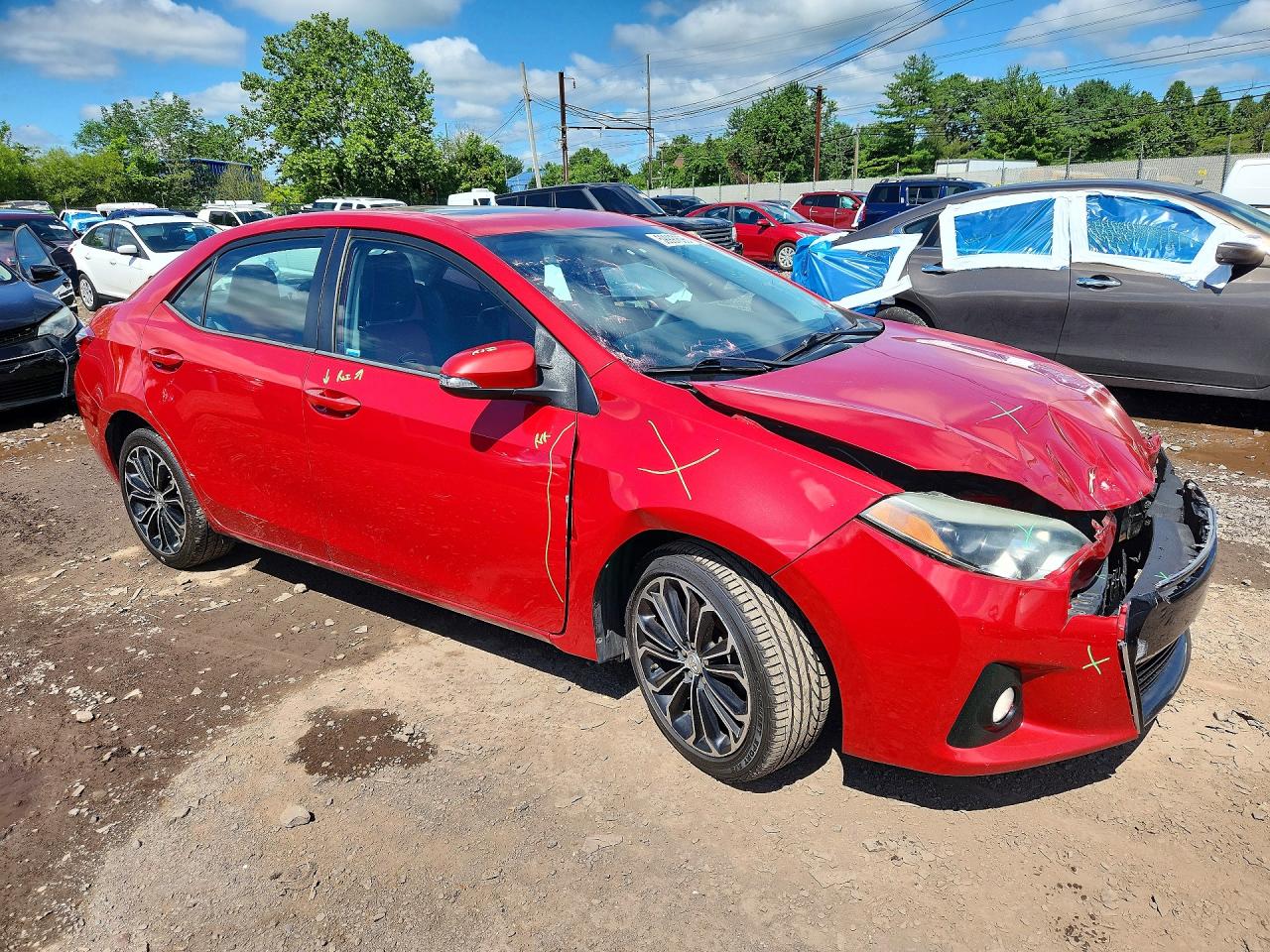 2015 Toyota Corolla S Plus Red vin: 2T1BURHEXFC310012