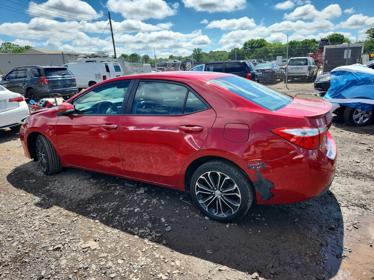 2015 Toyota Corolla S Plus Red vin: 2T1BURHEXFC310012