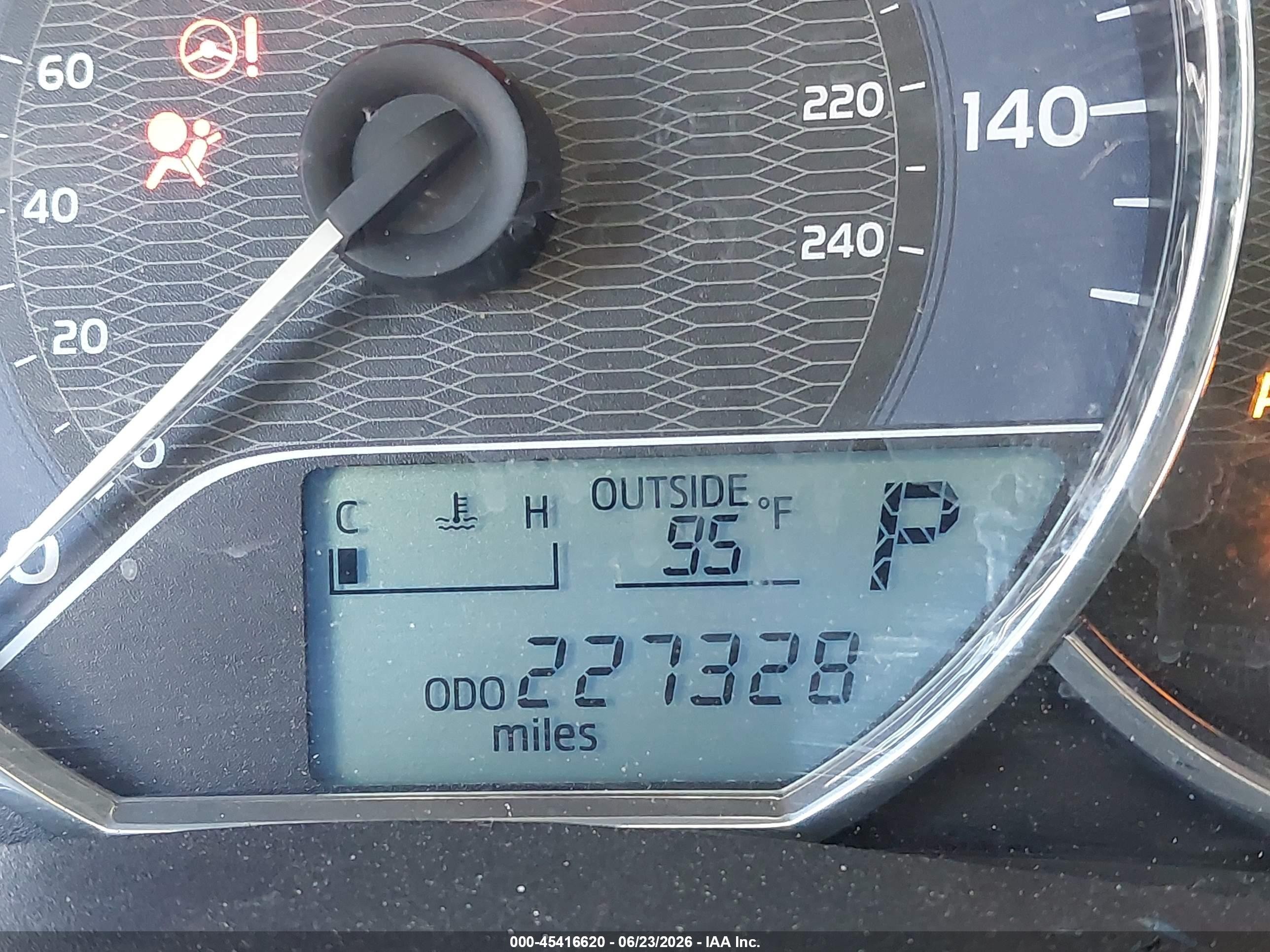 2015 Toyota Corolla L Red vin: 2T1BURHEXFC319566