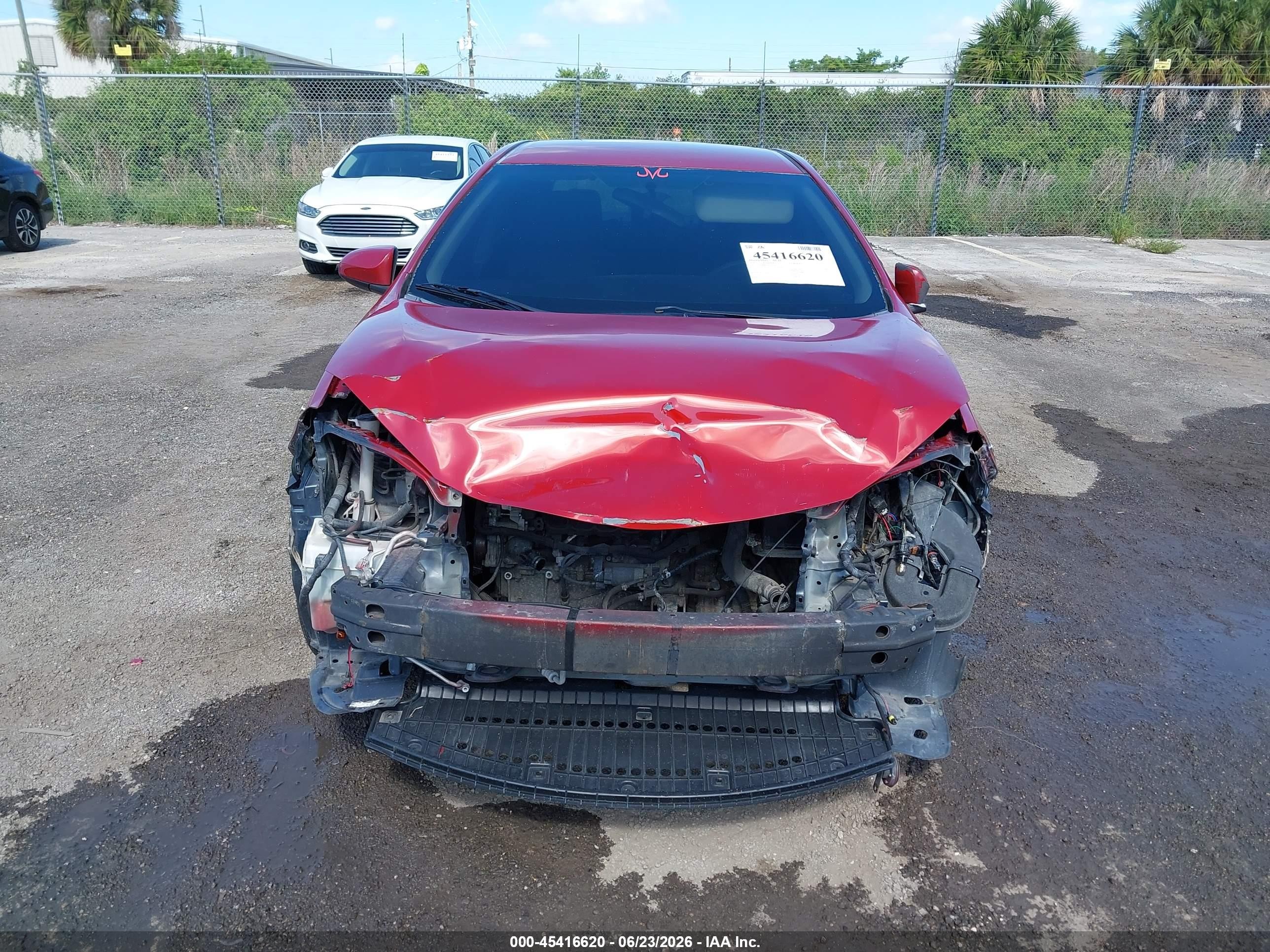 2015 Toyota Corolla L Red vin: 2T1BURHEXFC319566