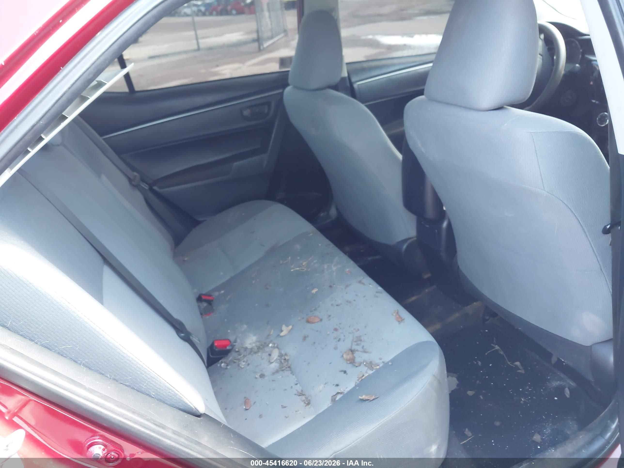 2015 Toyota Corolla L Red vin: 2T1BURHEXFC319566