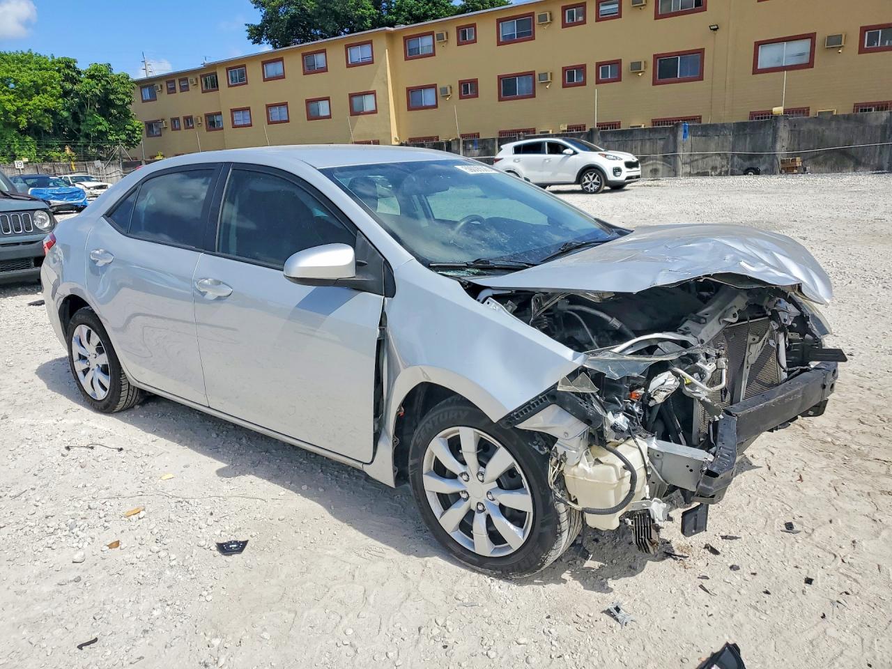 2015 Toyota Corolla Le Silver vin: 2T1BURHEXFC326484